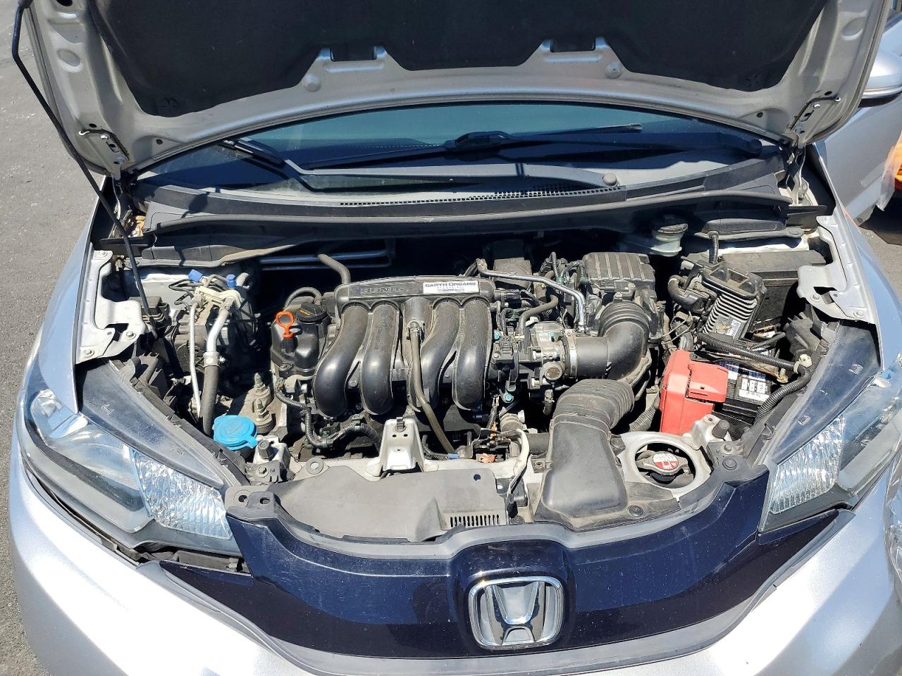 2015 Honda Fit Lx Silver vin: 3HGGK5G56FM753854