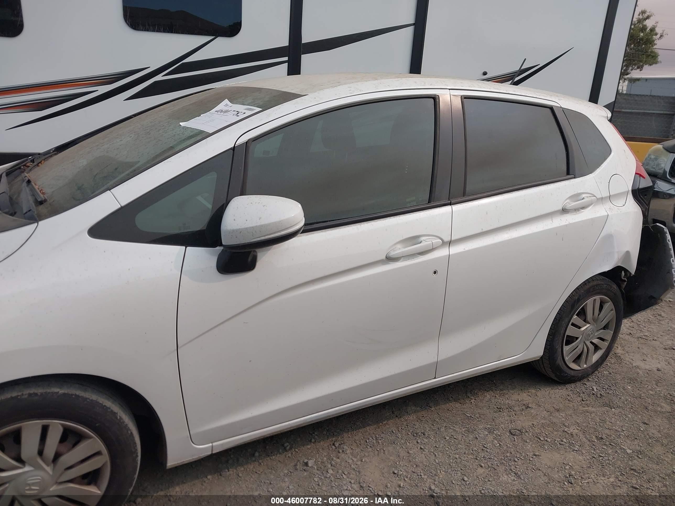 2017 Honda Fit Lx White vin: 3HGGK5G56HM701286