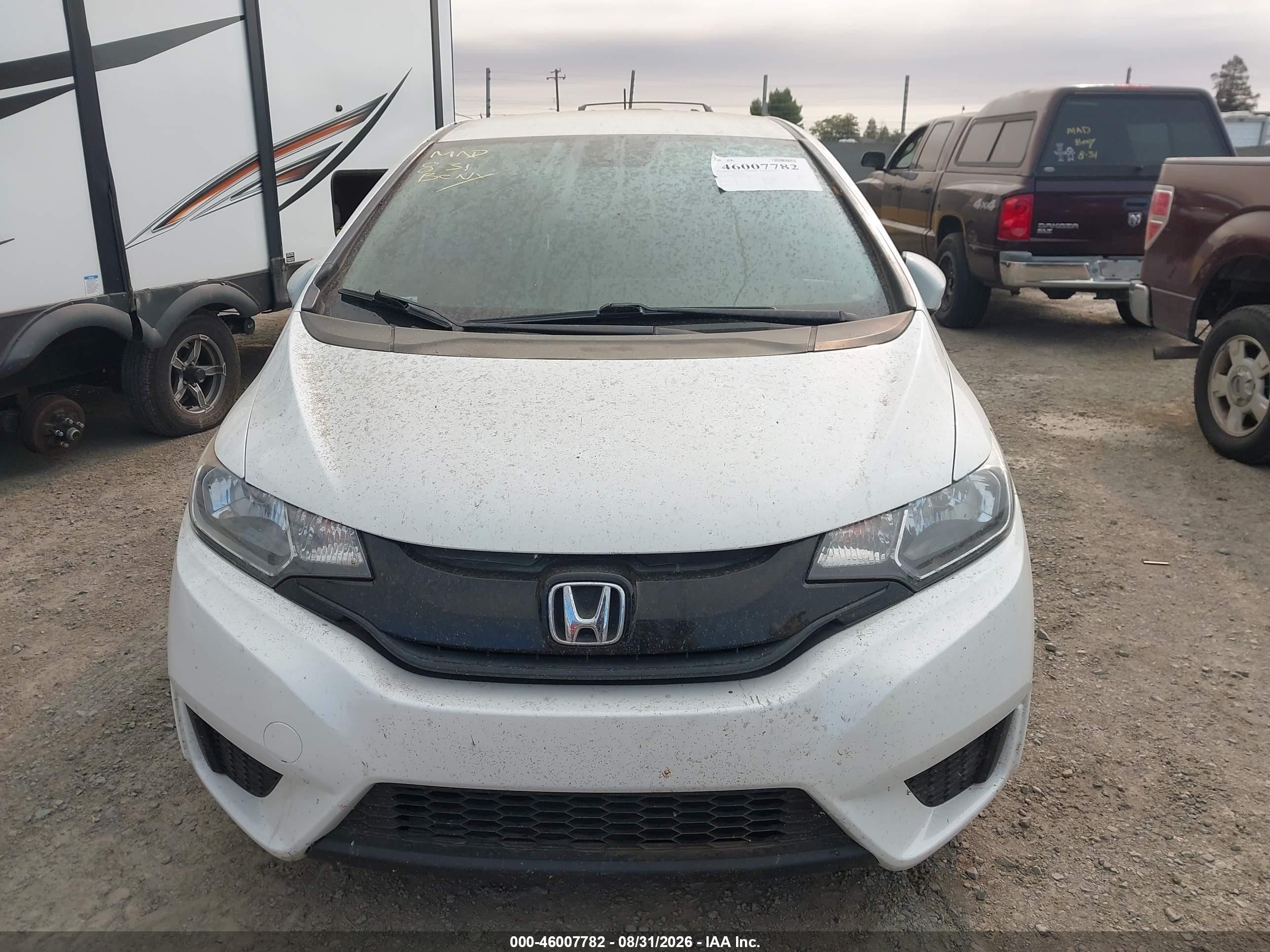2017 Honda Fit Lx White vin: 3HGGK5G56HM701286