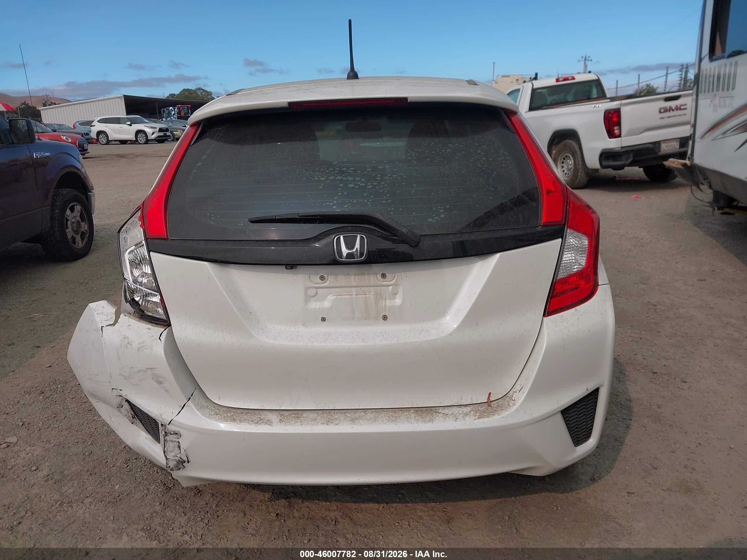 2017 Honda Fit Lx White vin: 3HGGK5G56HM701286