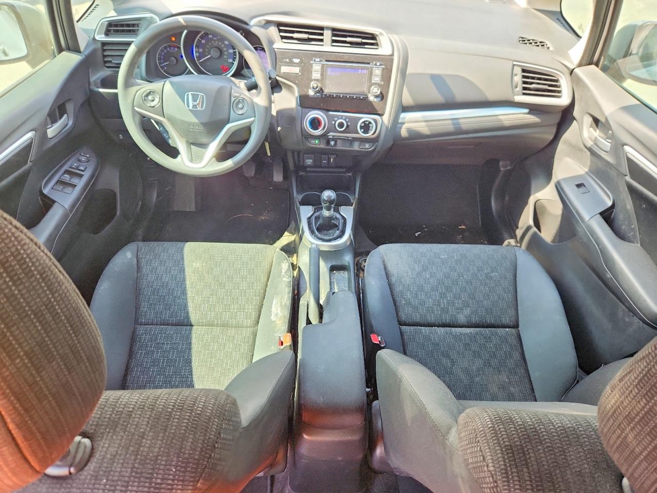 2015 Honda Fit Lx Серебряный vin: 3HGGK5G57FM758836