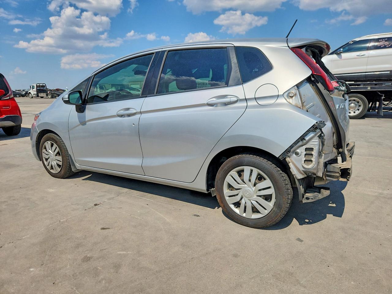 2015 Honda Fit Lx Серебряный vin: 3HGGK5G57FM758836