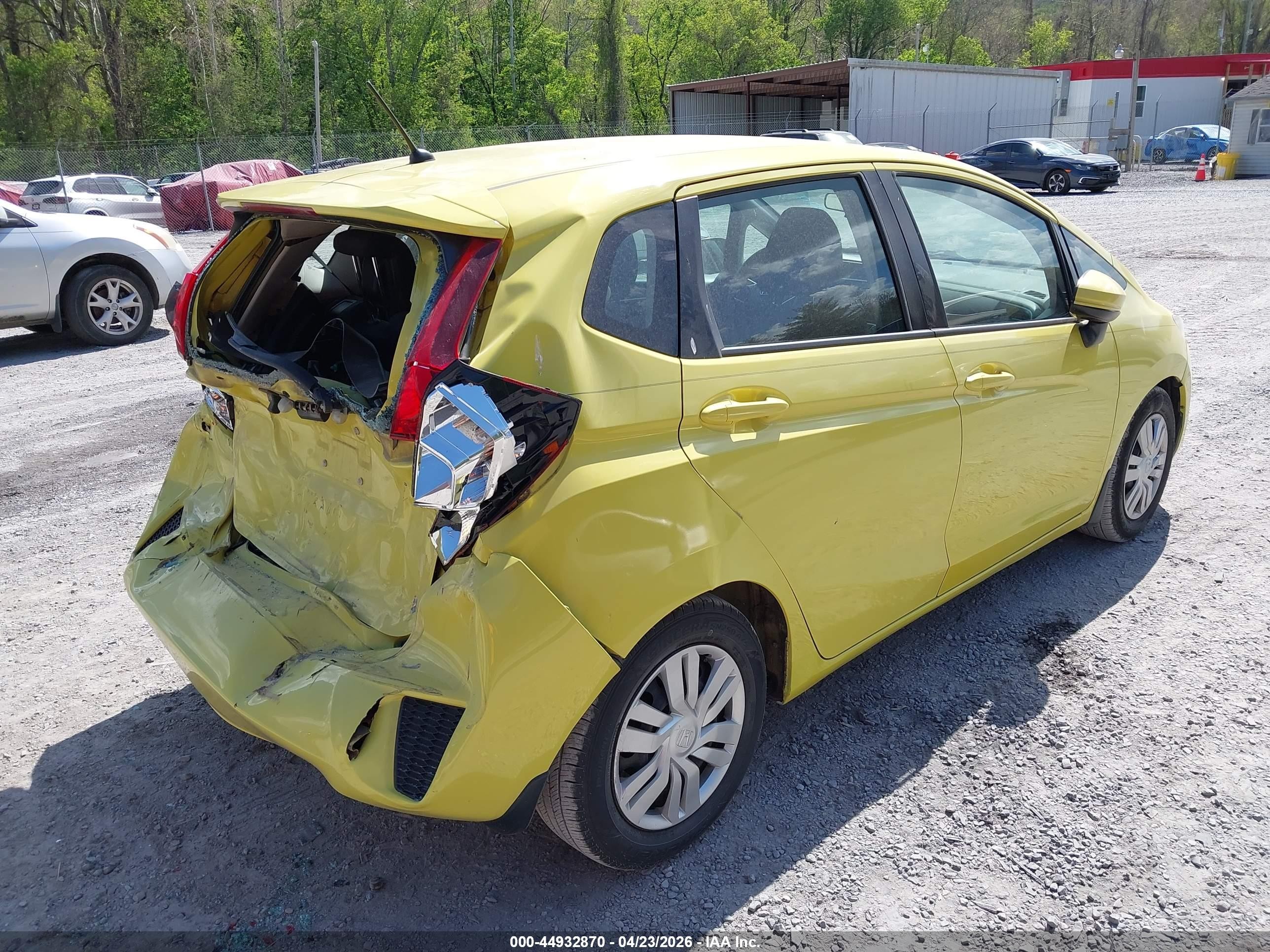 2015 Honda Fit Lx Yellow vin: 3HGGK5G58FM766914