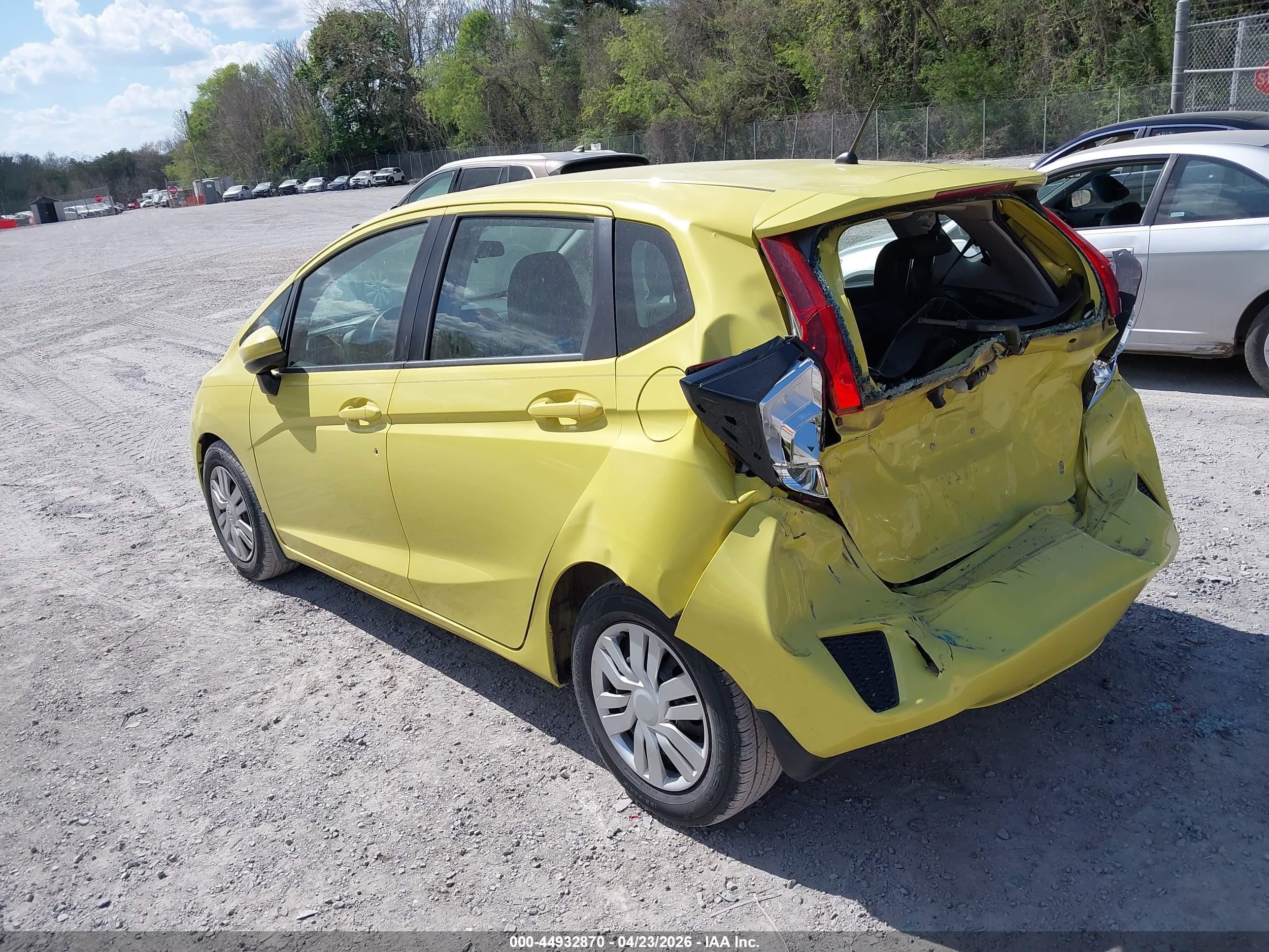 2015 Honda Fit Lx Yellow vin: 3HGGK5G58FM766914