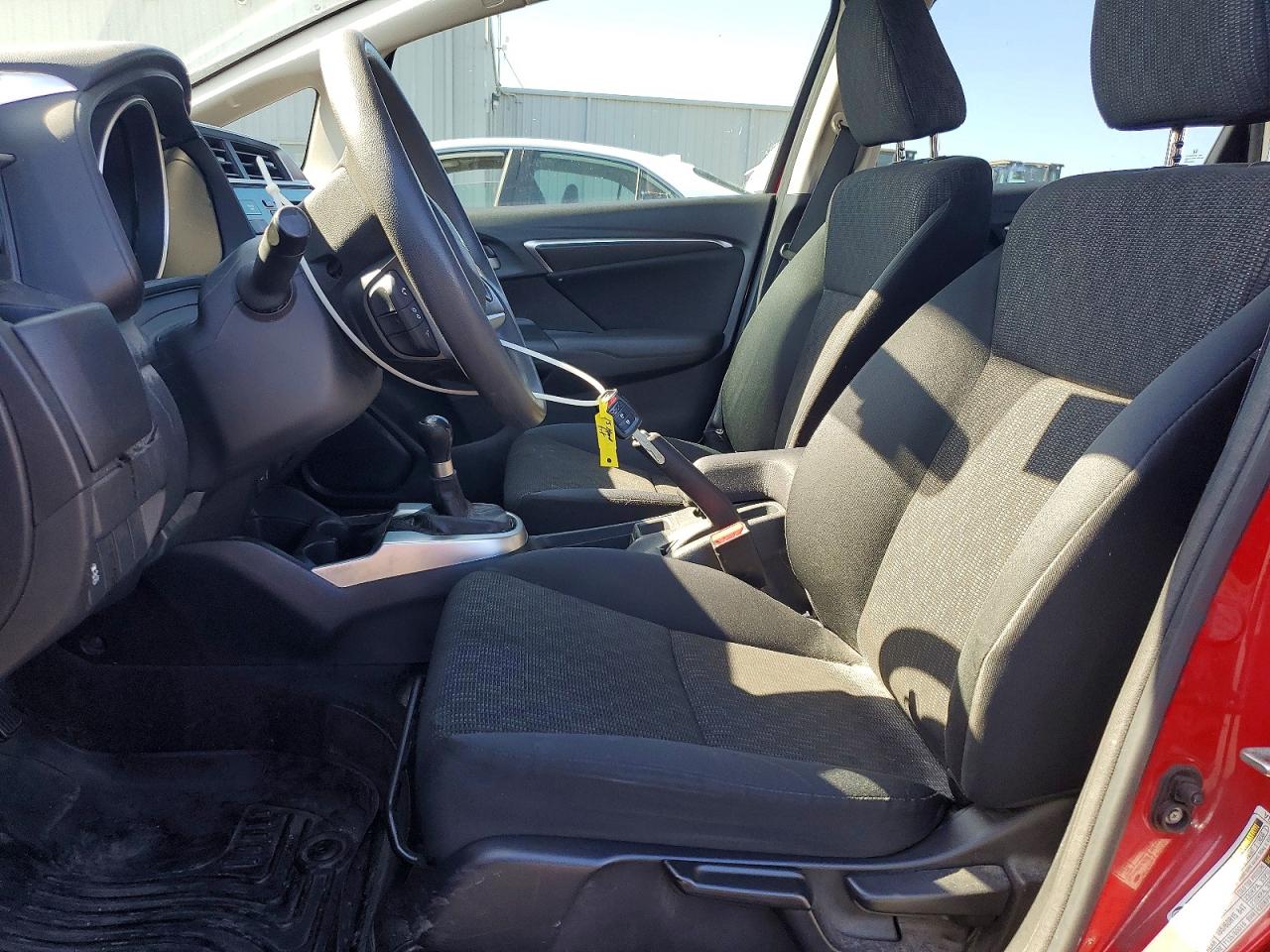2015 Honda Fit Lx Red vin: 3HGGK5G59FM767683