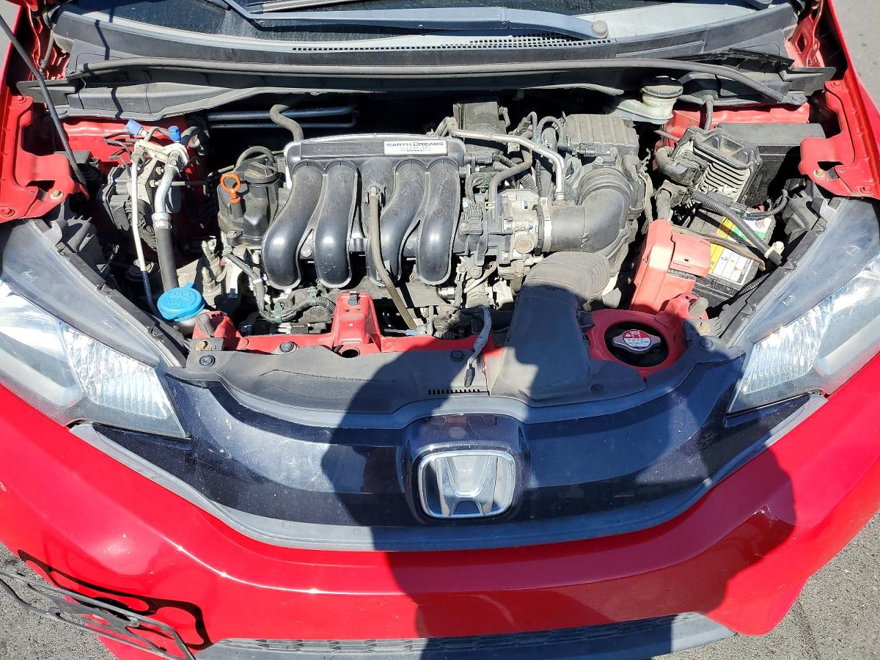 2015 Honda Fit Lx Red vin: 3HGGK5G59FM767683
