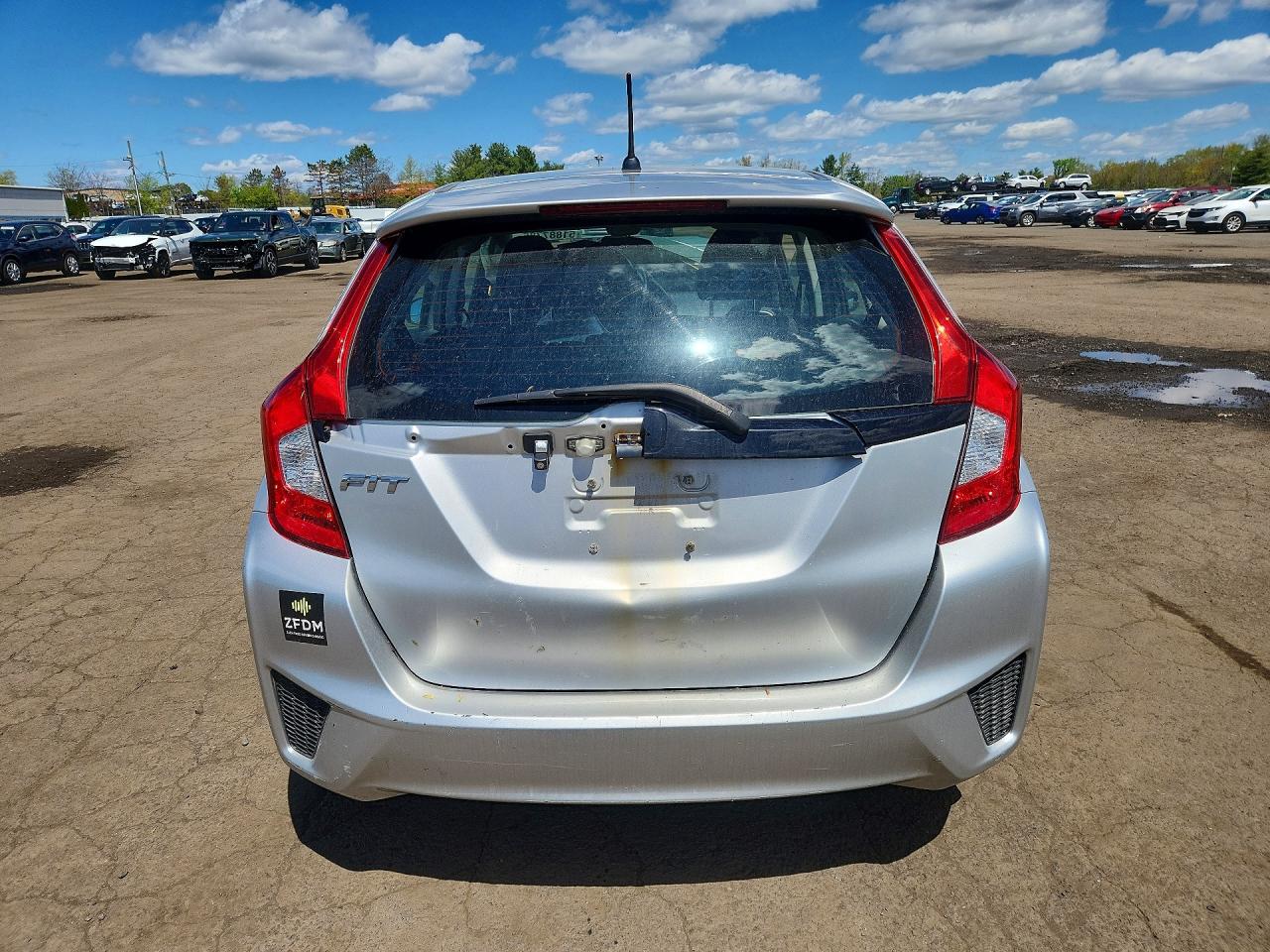 2015 Honda Fit Lx Серебряный vin: 3HGGK5G5XFM764212