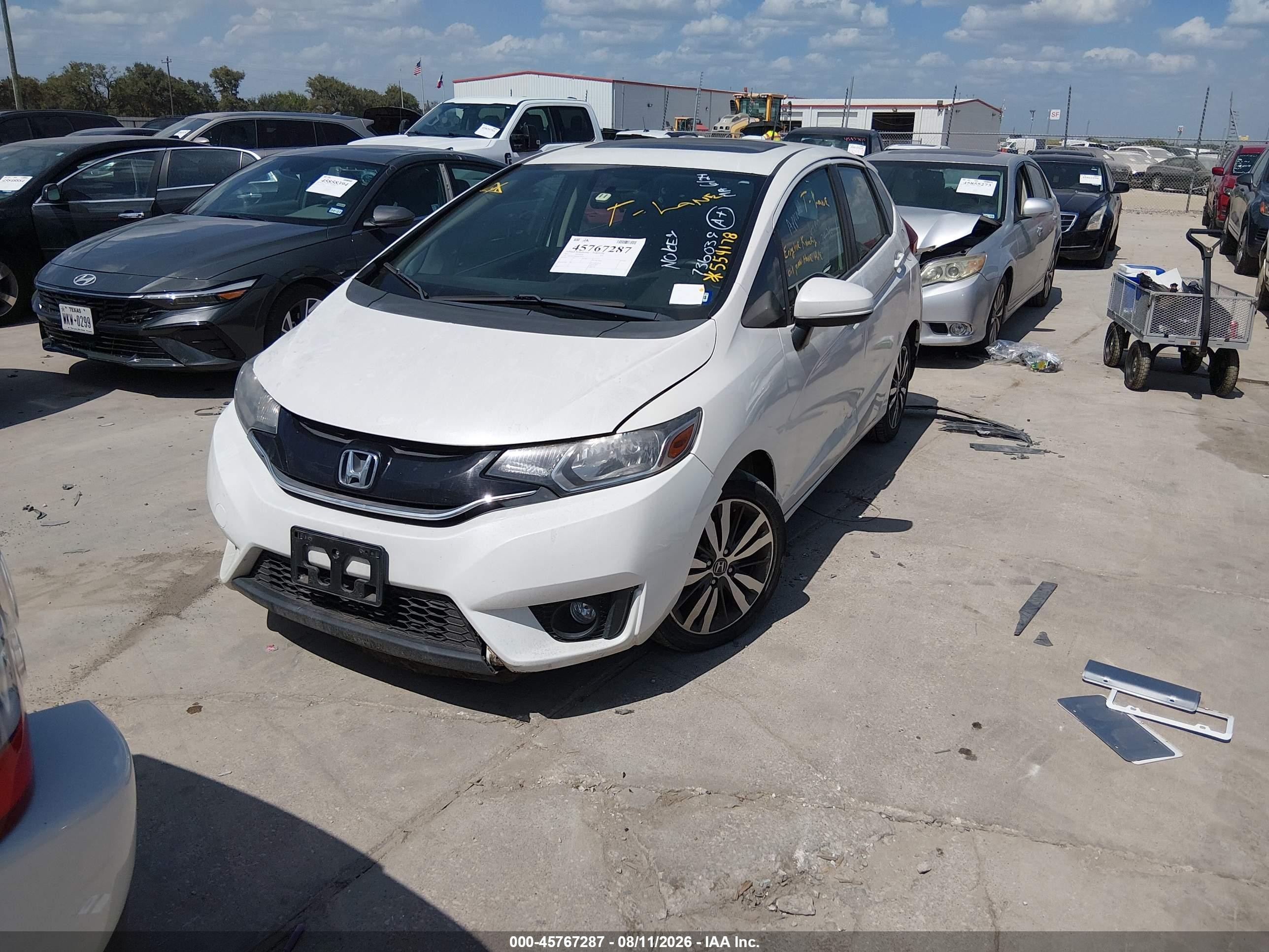 2015 Honda Fit Ex White vin: 3HGGK5G80FM736039