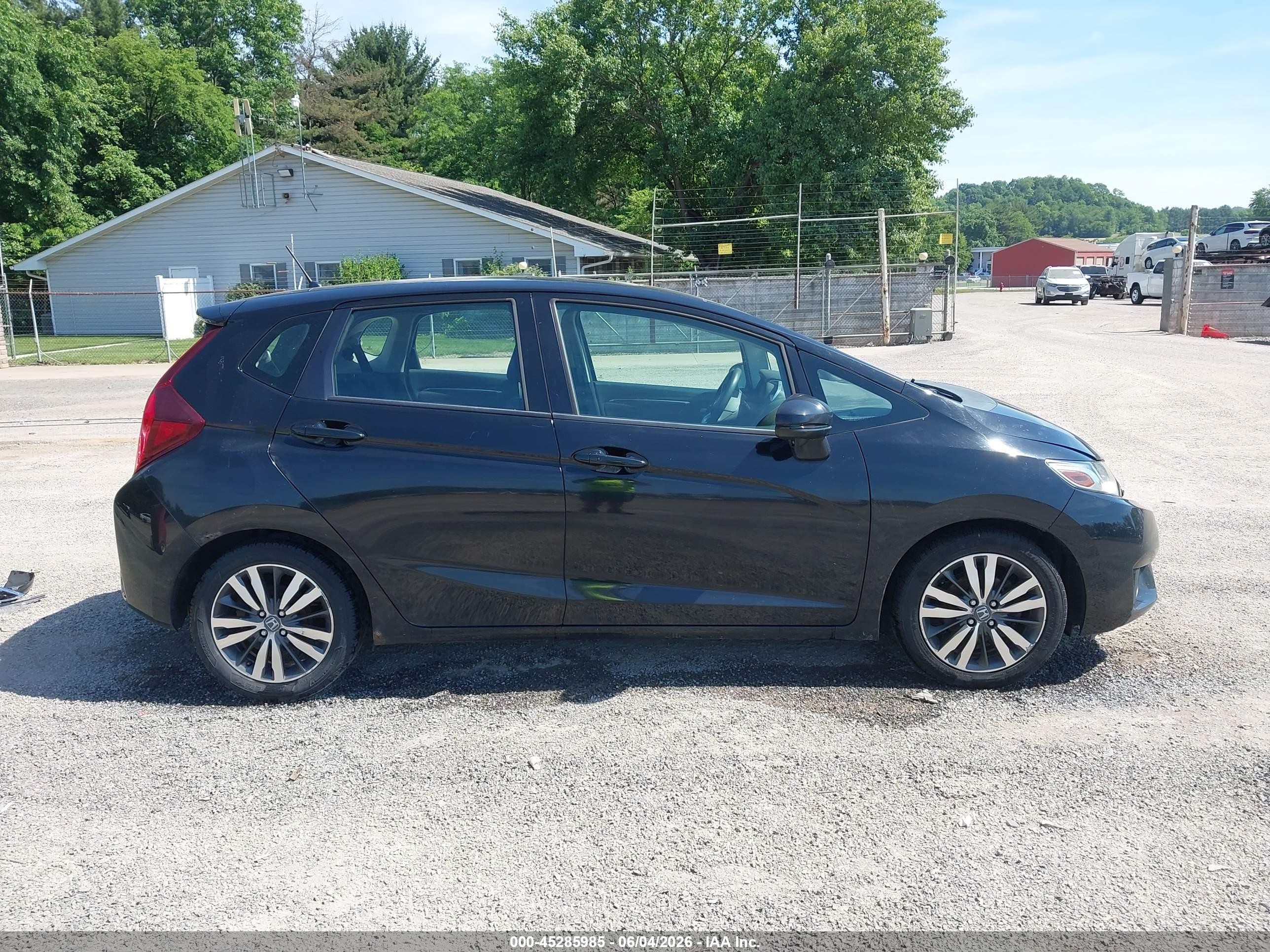 2015 Honda Fit Ex Black vin: 3HGGK5G81FM708153