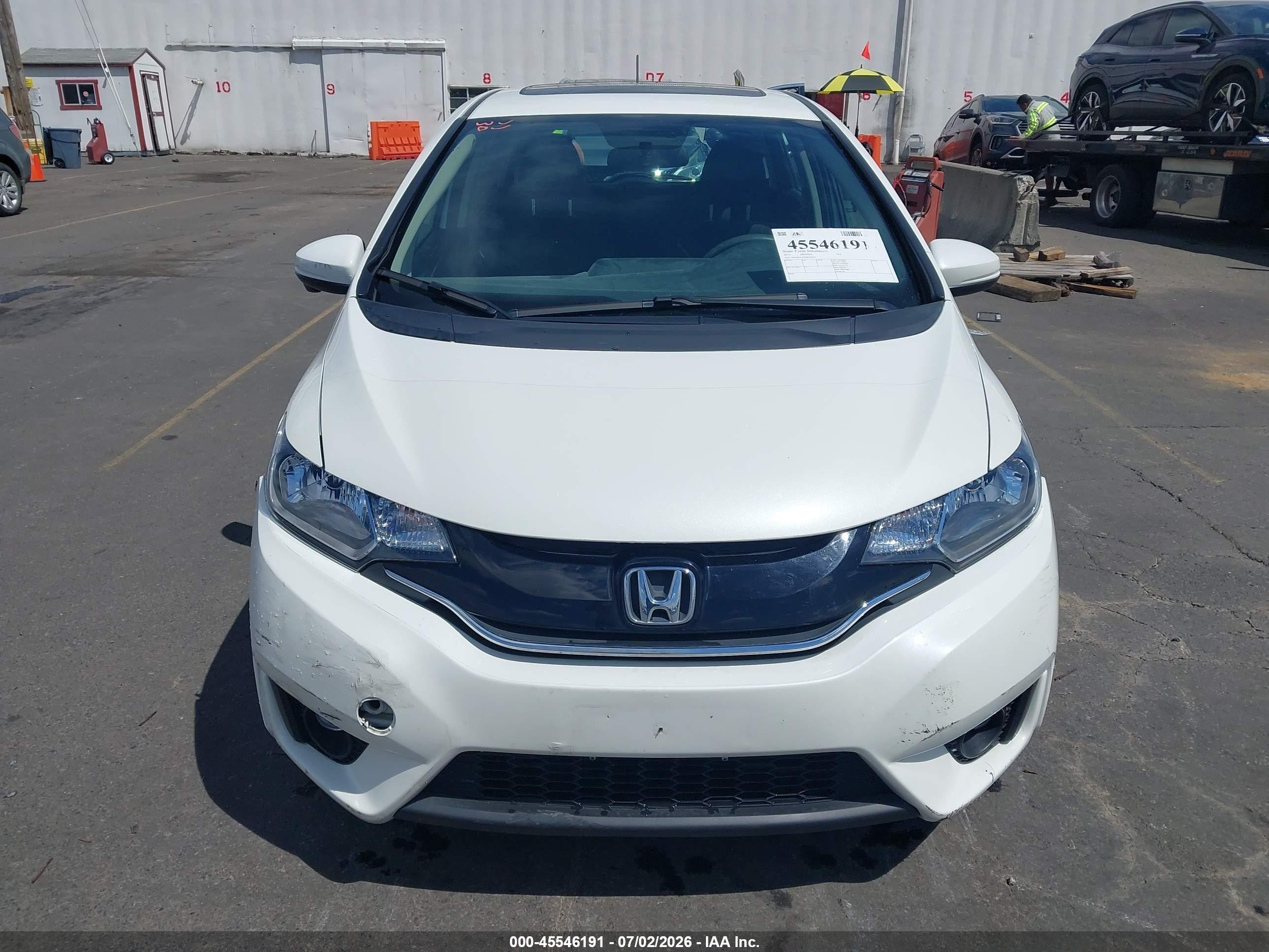 2015 Honda Fit Ex White vin: 3HGGK5G82FM739377