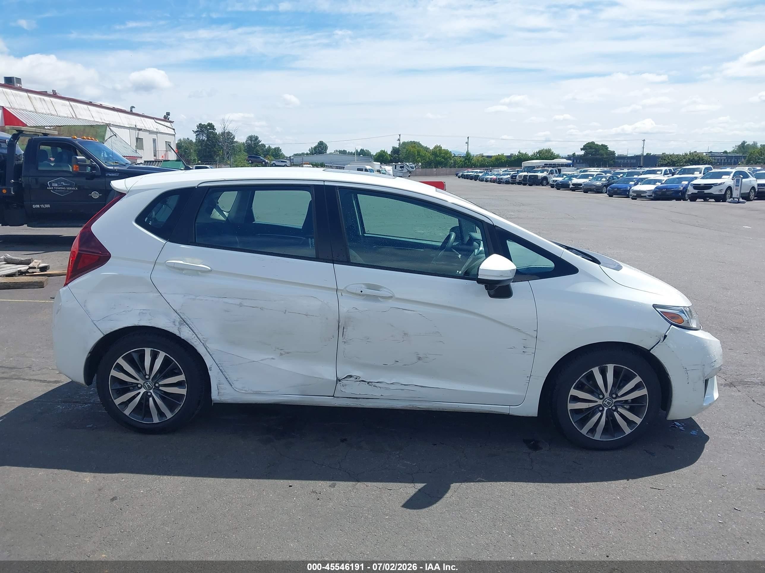 2015 Honda Fit Ex White vin: 3HGGK5G82FM739377