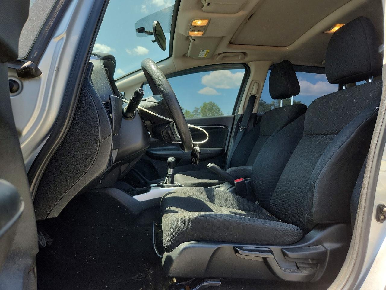2015 Honda Fit Ex White vin: 3HGGK5G83FM718182