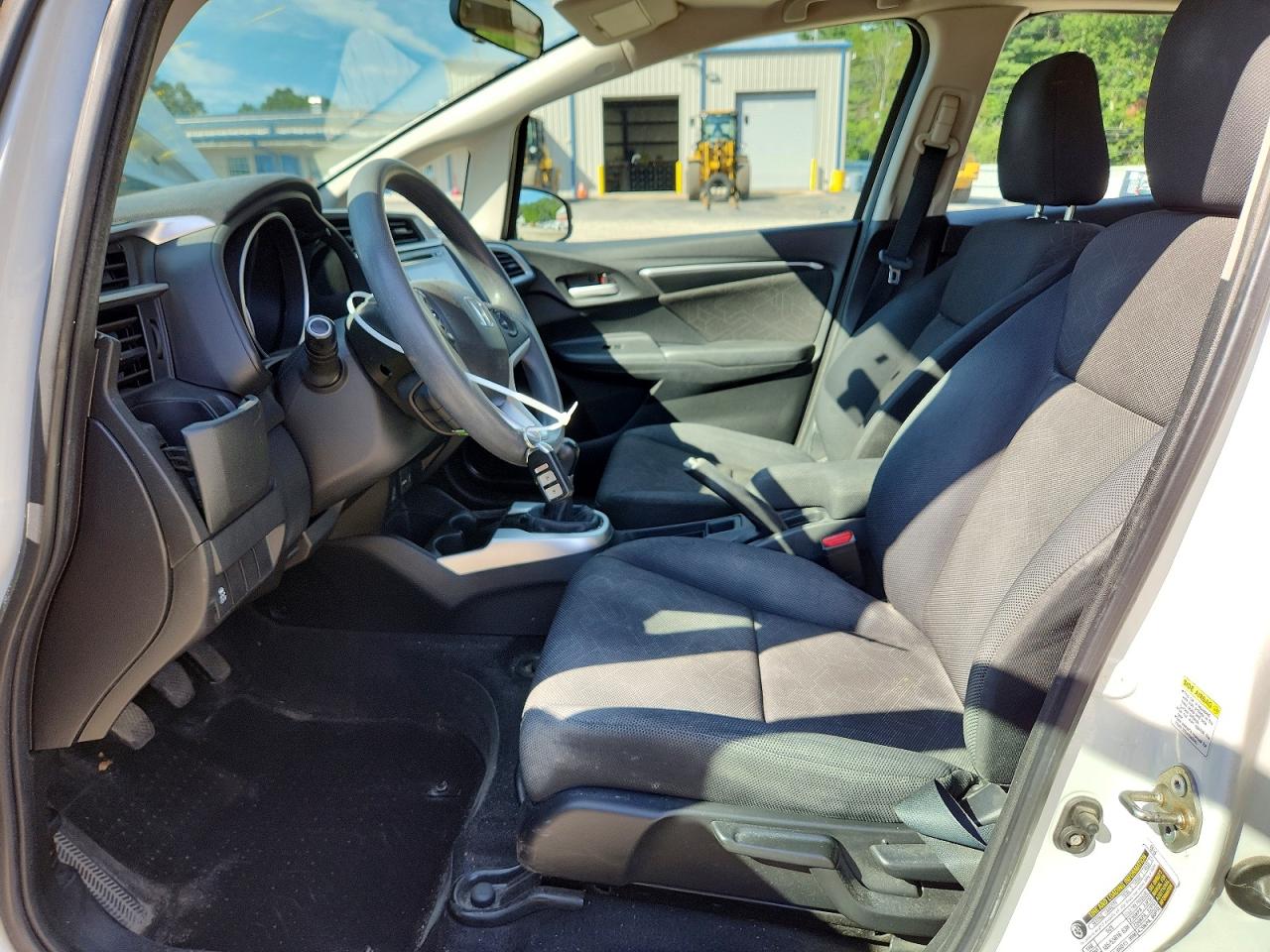 2015 Honda Fit Ex White vin: 3HGGK5G83FM733877