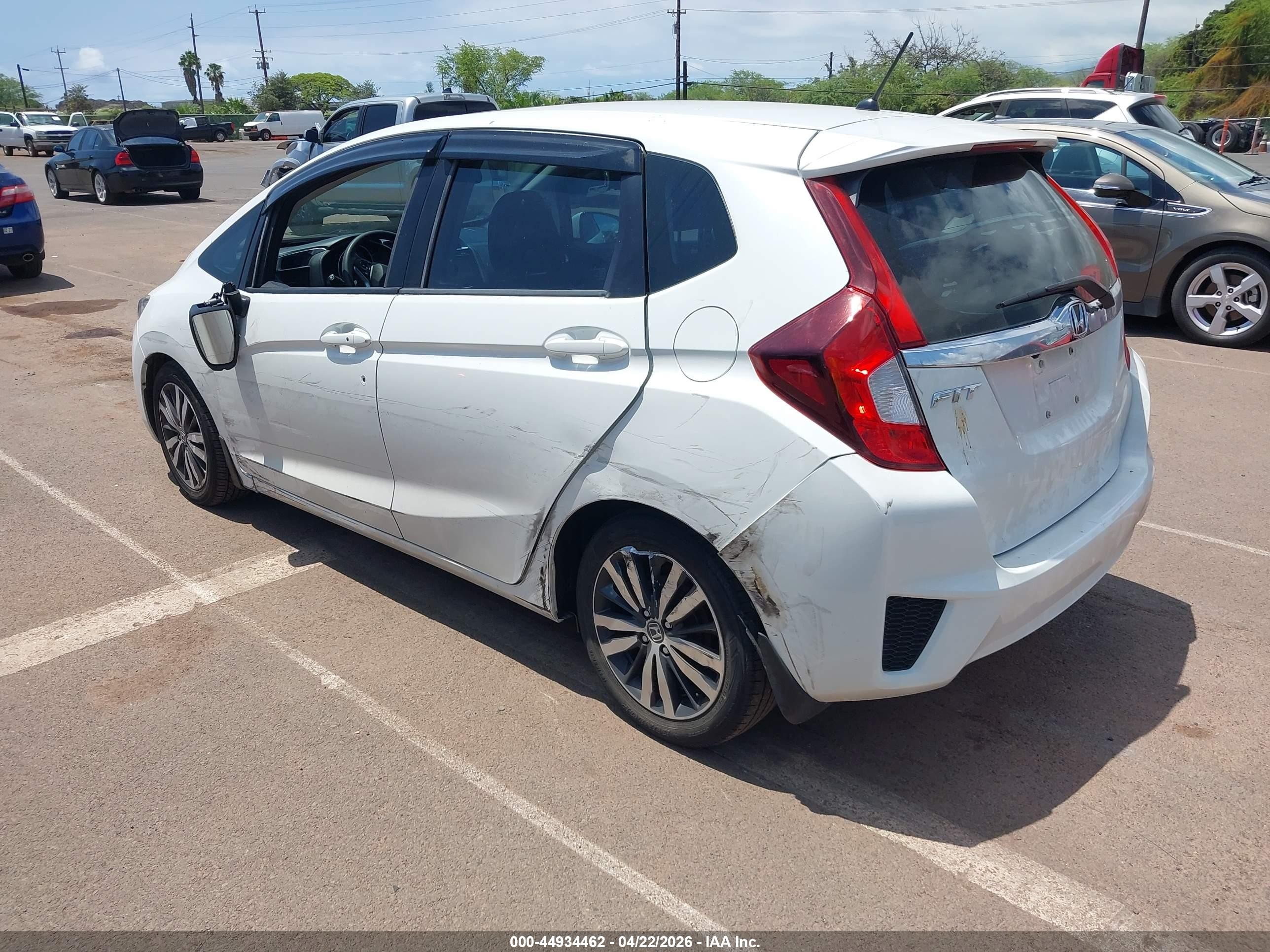 2015 Honda Fit Ex White vin: 3HGGK5G84FM725285