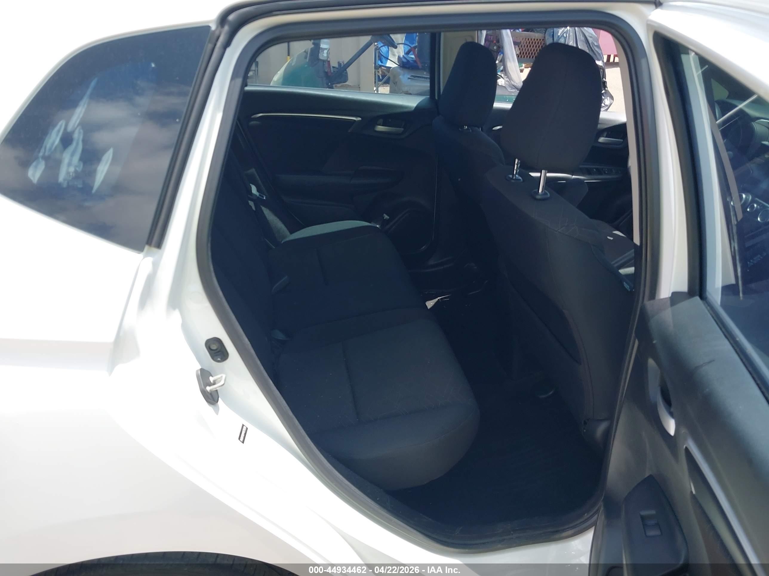 2015 Honda Fit Ex White vin: 3HGGK5G84FM725285