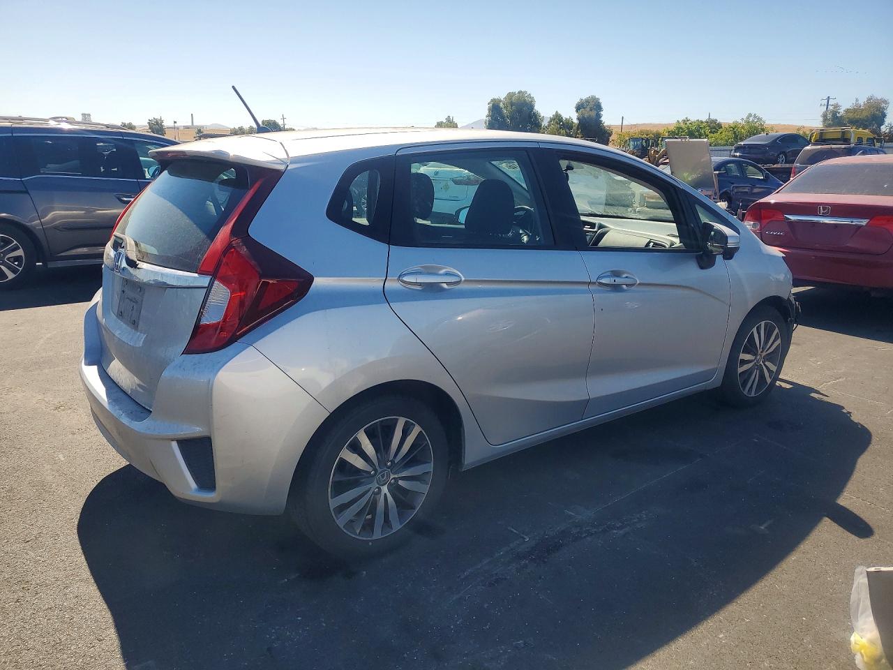 2015 Honda Fit Ex Silver vin: 3HGGK5G85FM721617