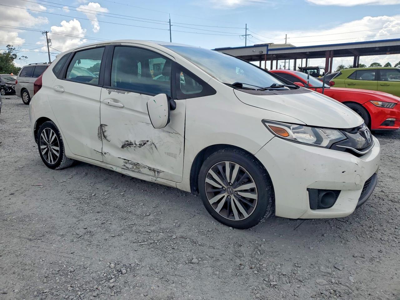 2015 Honda Fit Ex White vin: 3HGGK5G87FM721974