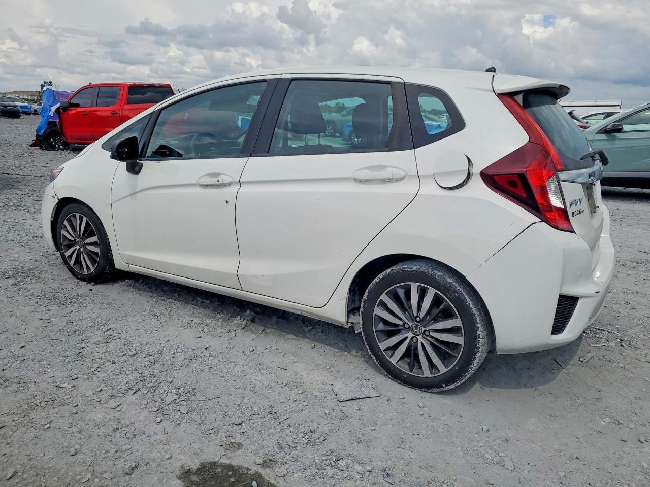 2015 Honda Fit Ex White vin: 3HGGK5G87FM721974