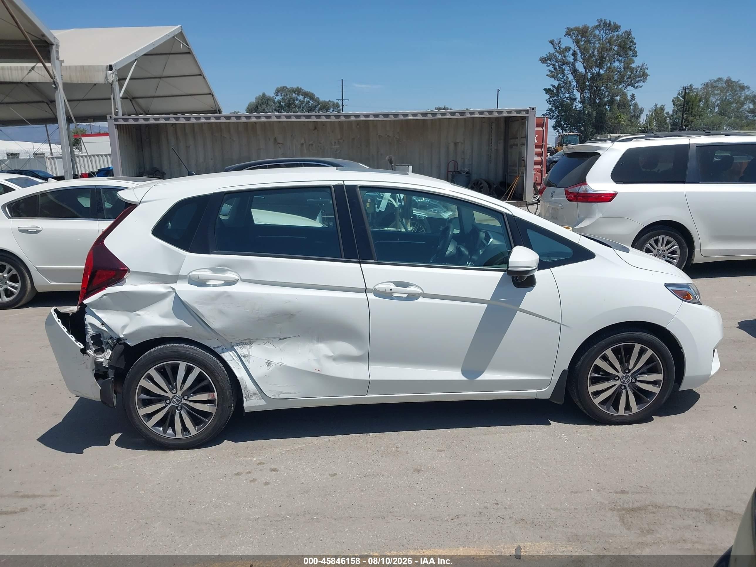 2015 Honda Fit Ex White vin: 3HGGK5G89FM717070