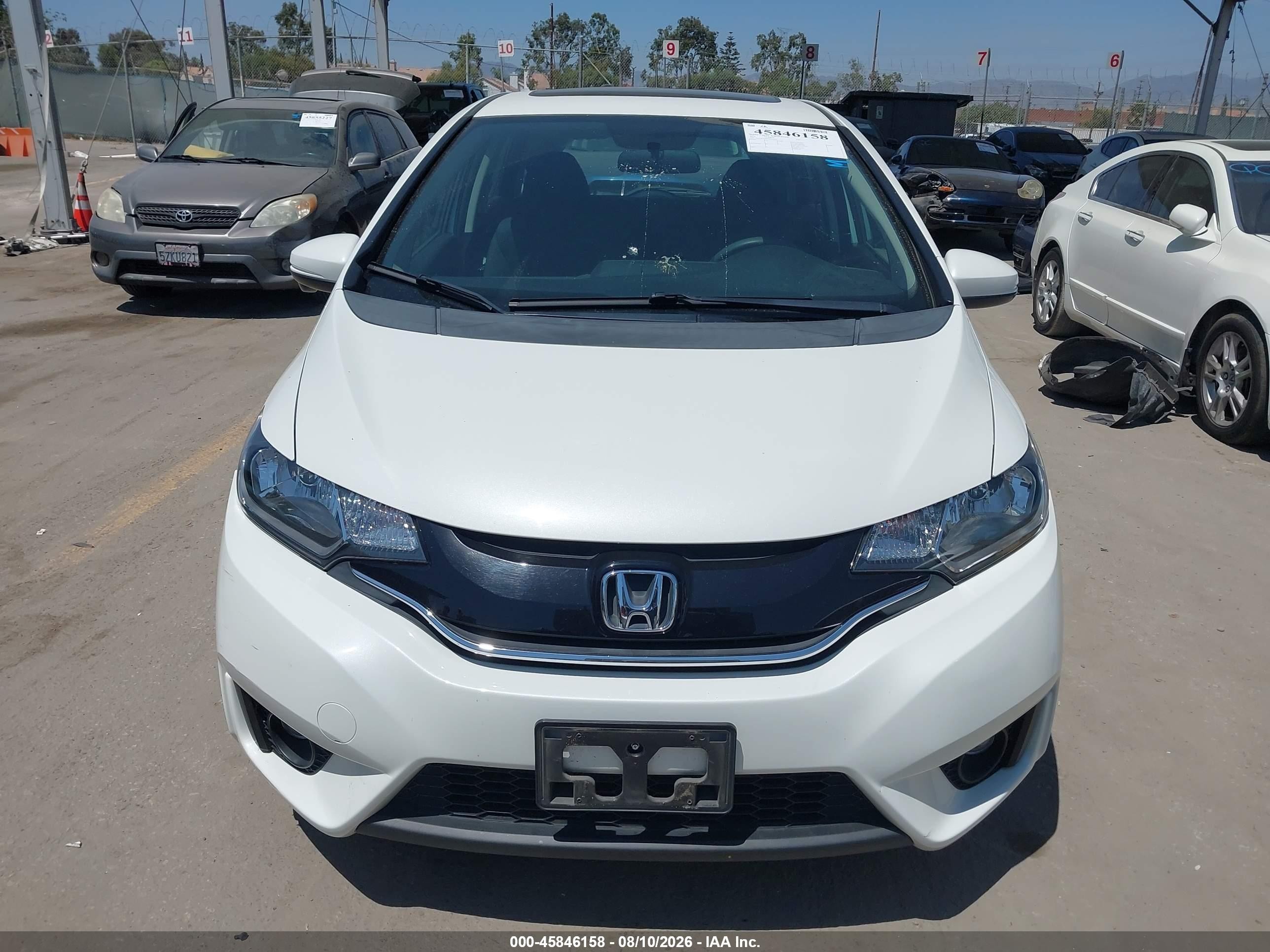 2015 Honda Fit Ex White vin: 3HGGK5G89FM717070
