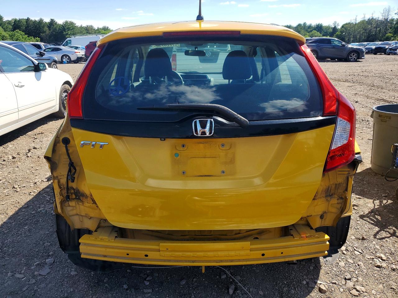 2018 Honda Fit Lx Yellow vin: 3HGGK5H45JM704689