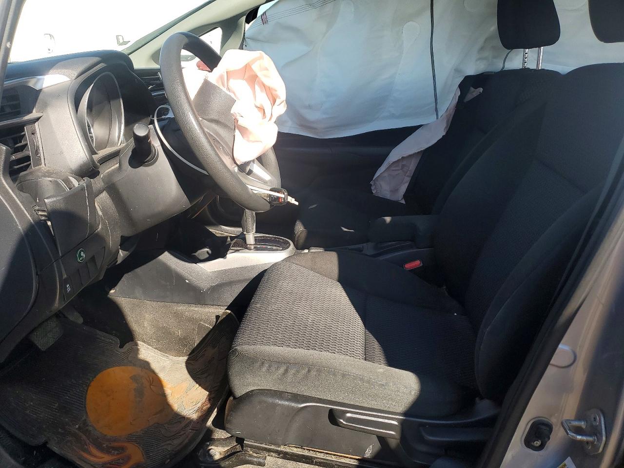 2019 Honda Fit Lx Silver vin: 3HGGK5H45KM714527