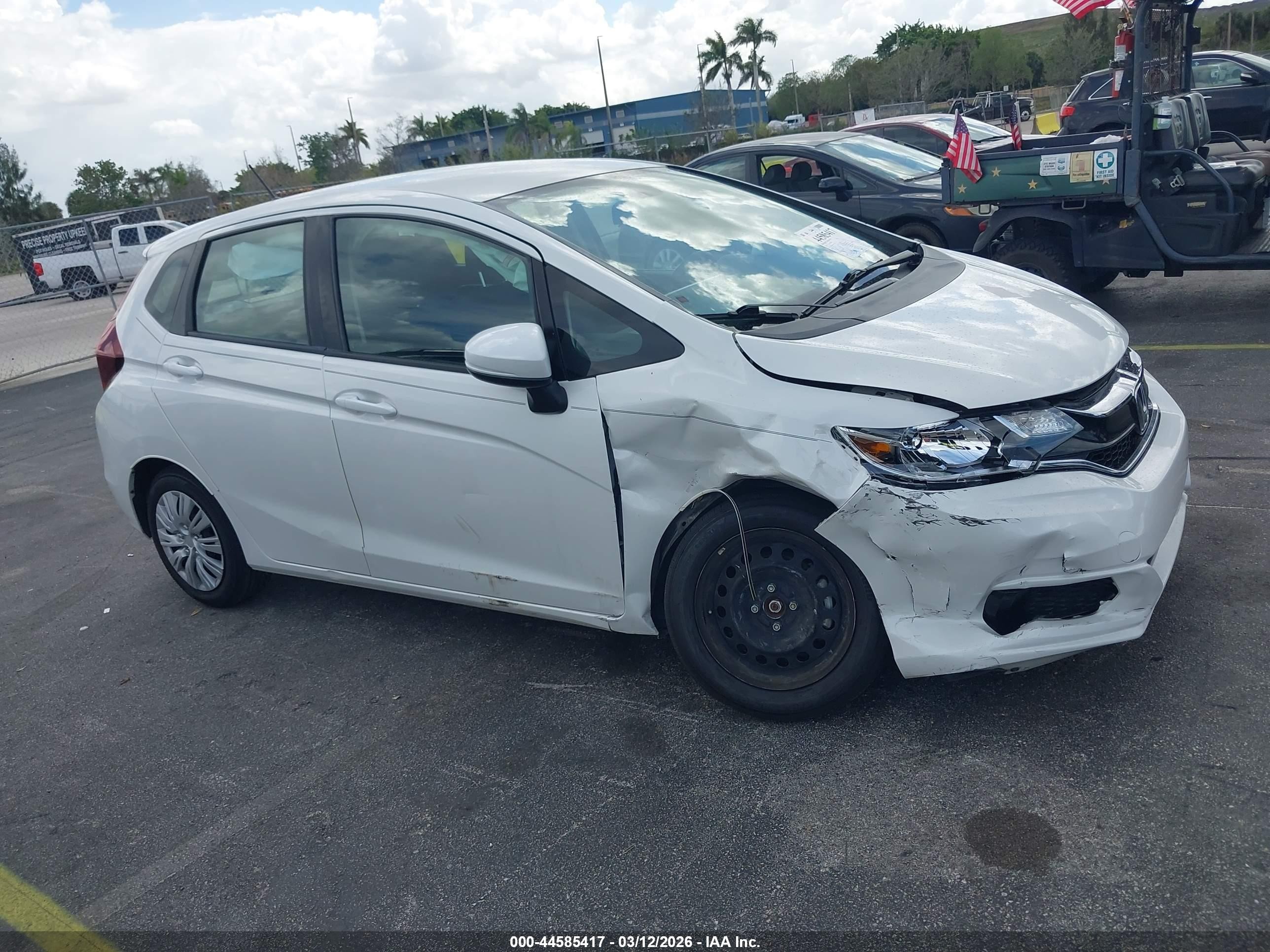 2020 Honda Fit Lx White vin: 3HGGK5H48LM726382