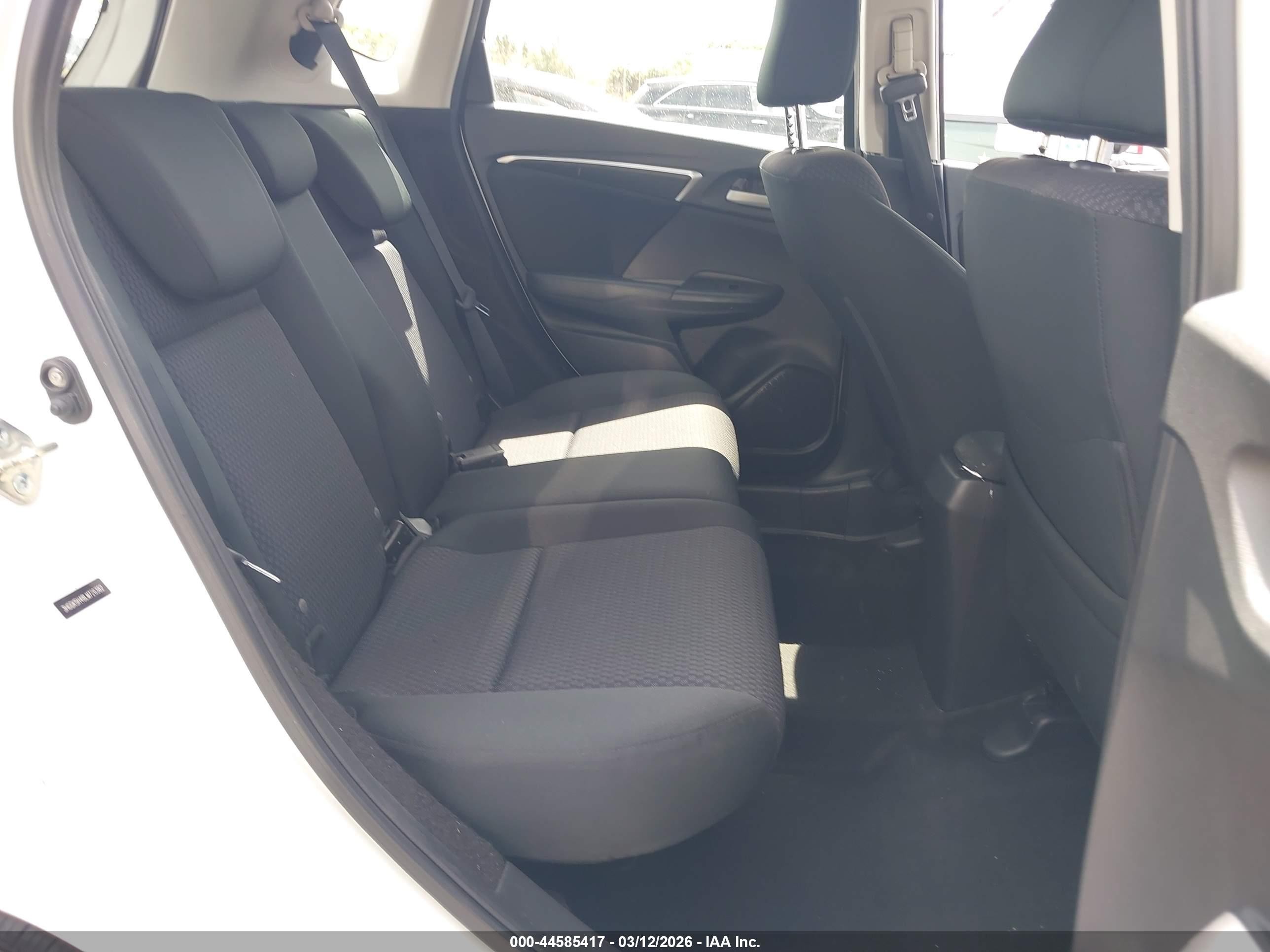 2020 Honda Fit Lx White vin: 3HGGK5H48LM726382