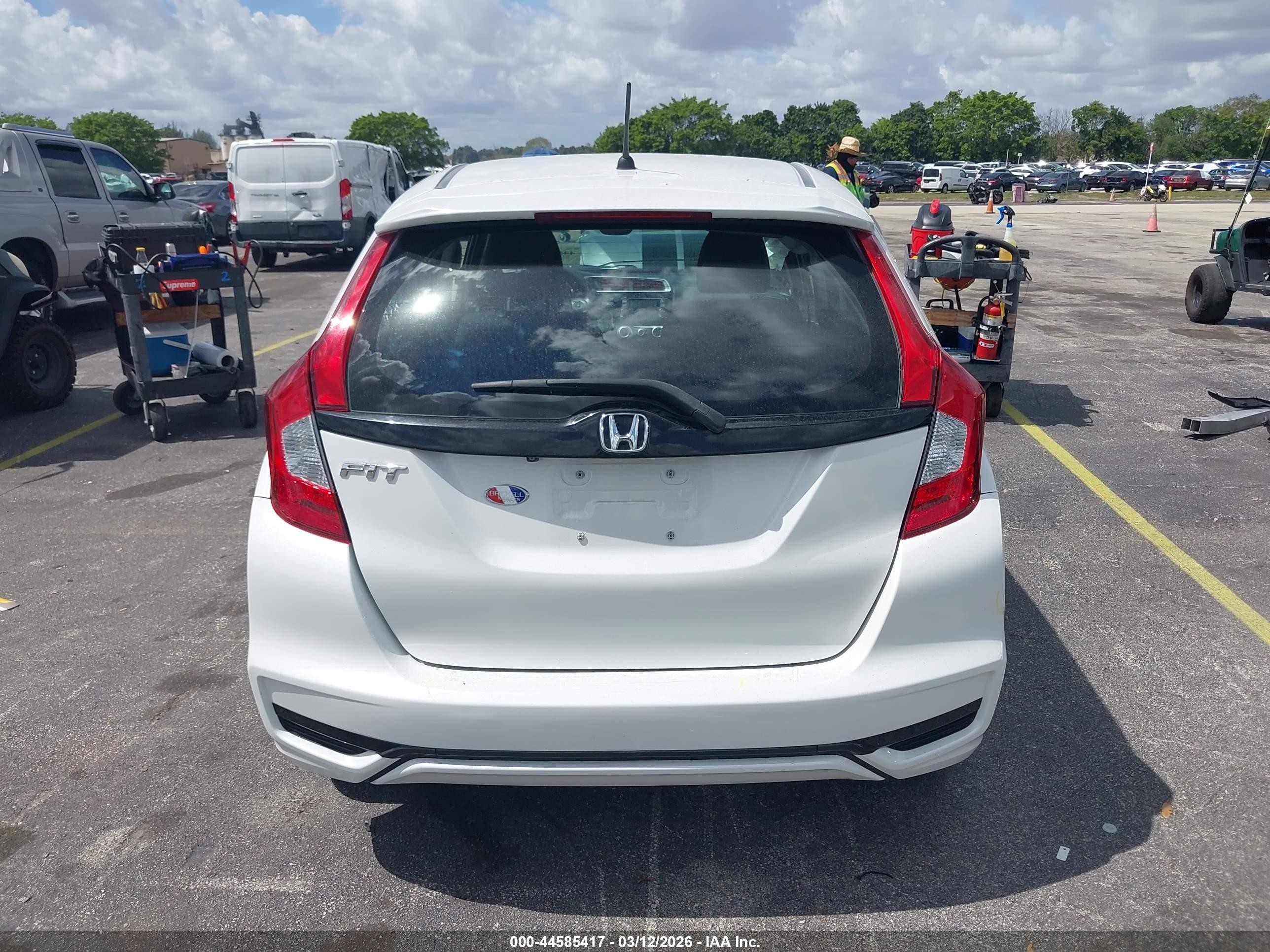 2020 Honda Fit Lx White vin: 3HGGK5H48LM726382