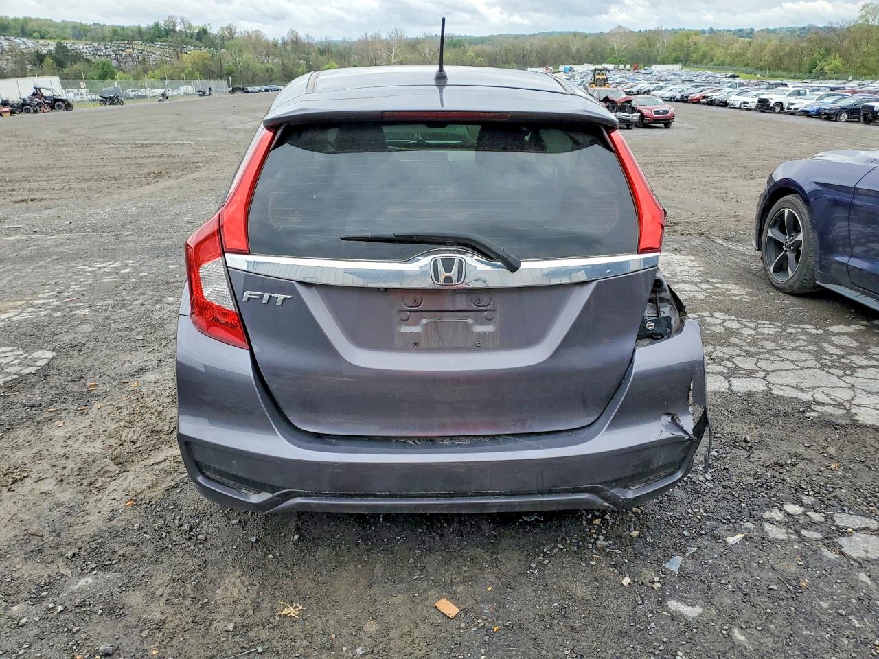 2020 Honda Fit Lx Silver vin: 3HGGK5H49LM723202