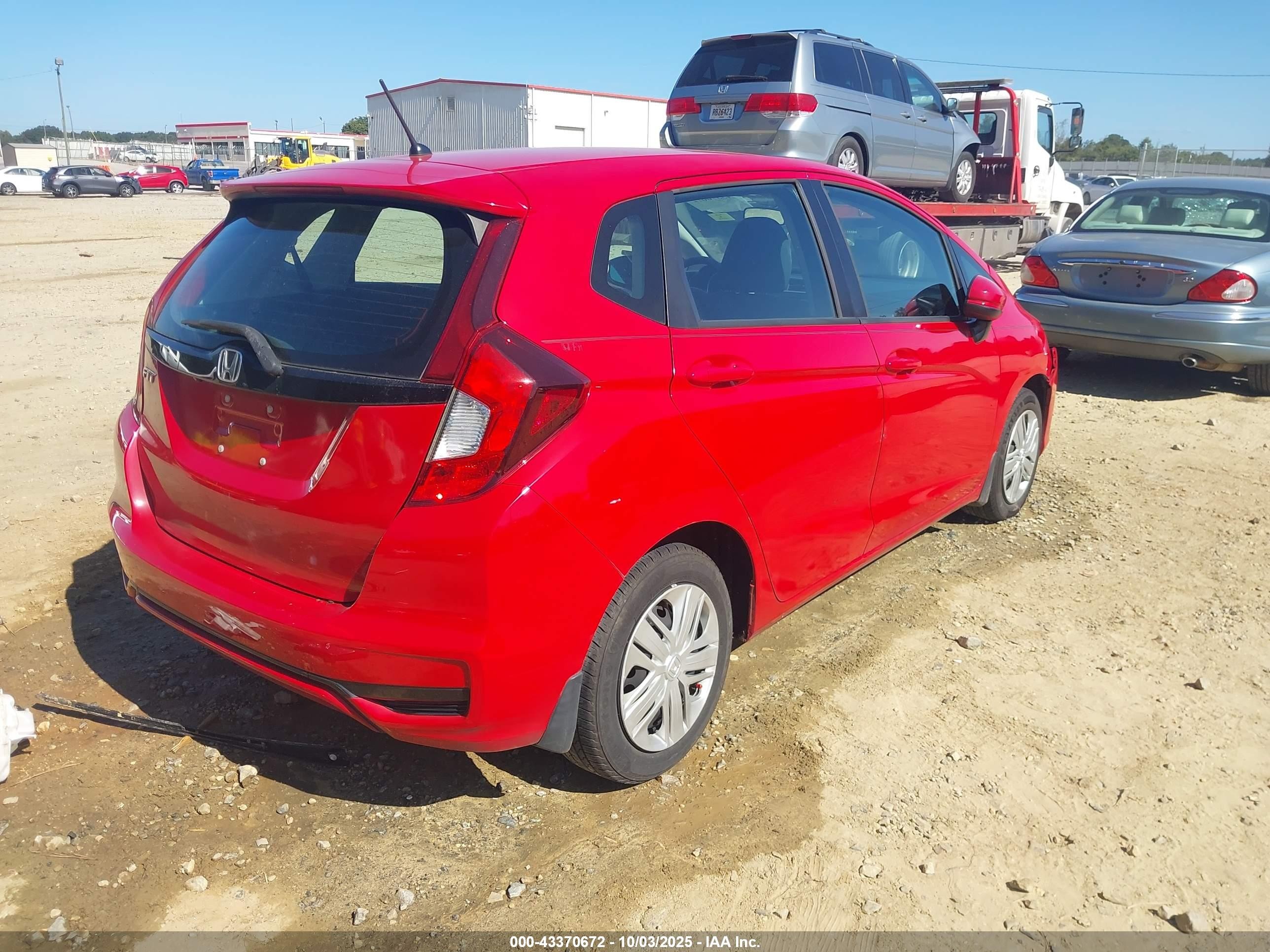 2018 Honda Fit Lx Red vin: 3HGGK5H4XJM735596