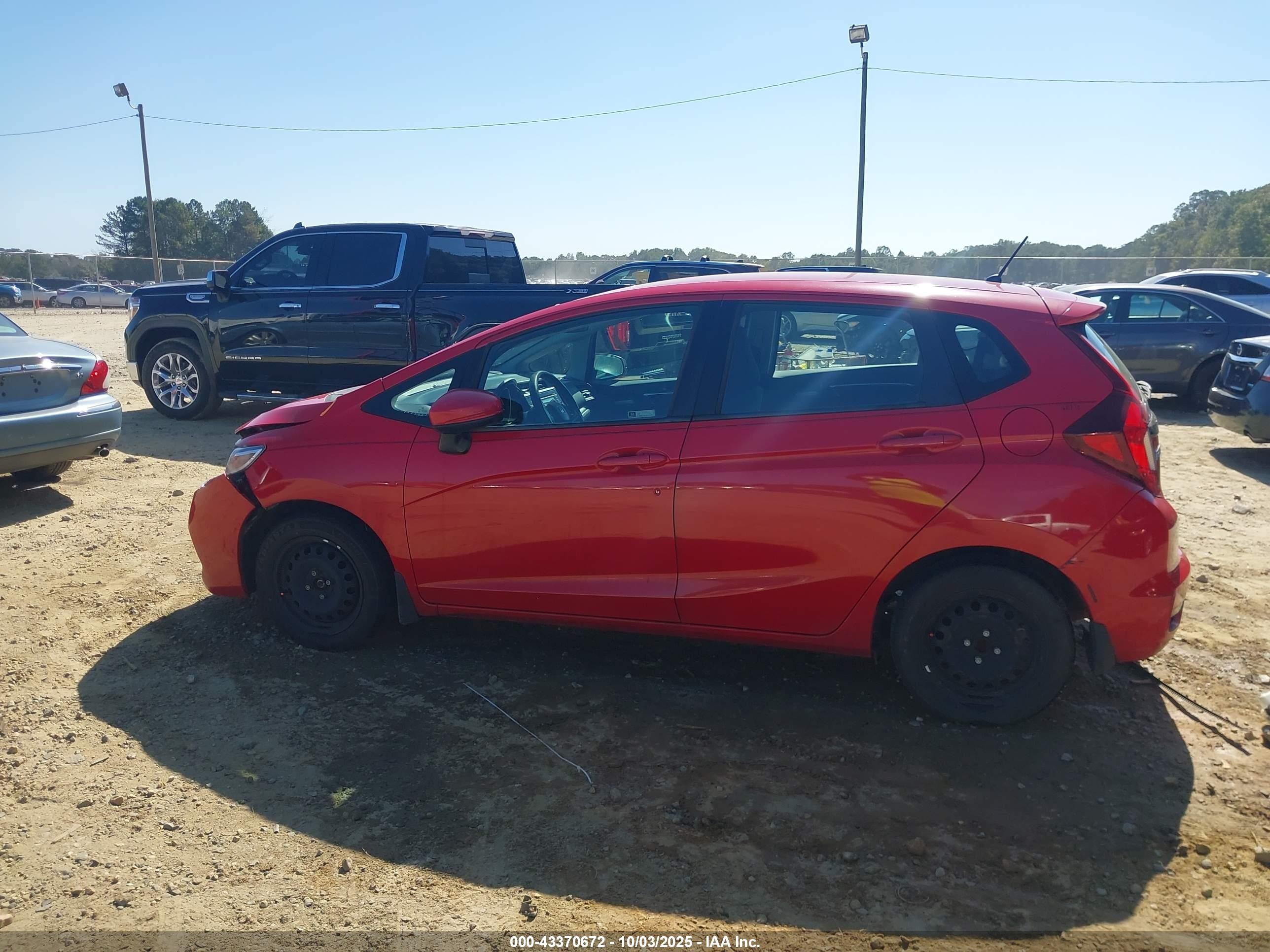 2018 Honda Fit Lx Red vin: 3HGGK5H4XJM735596