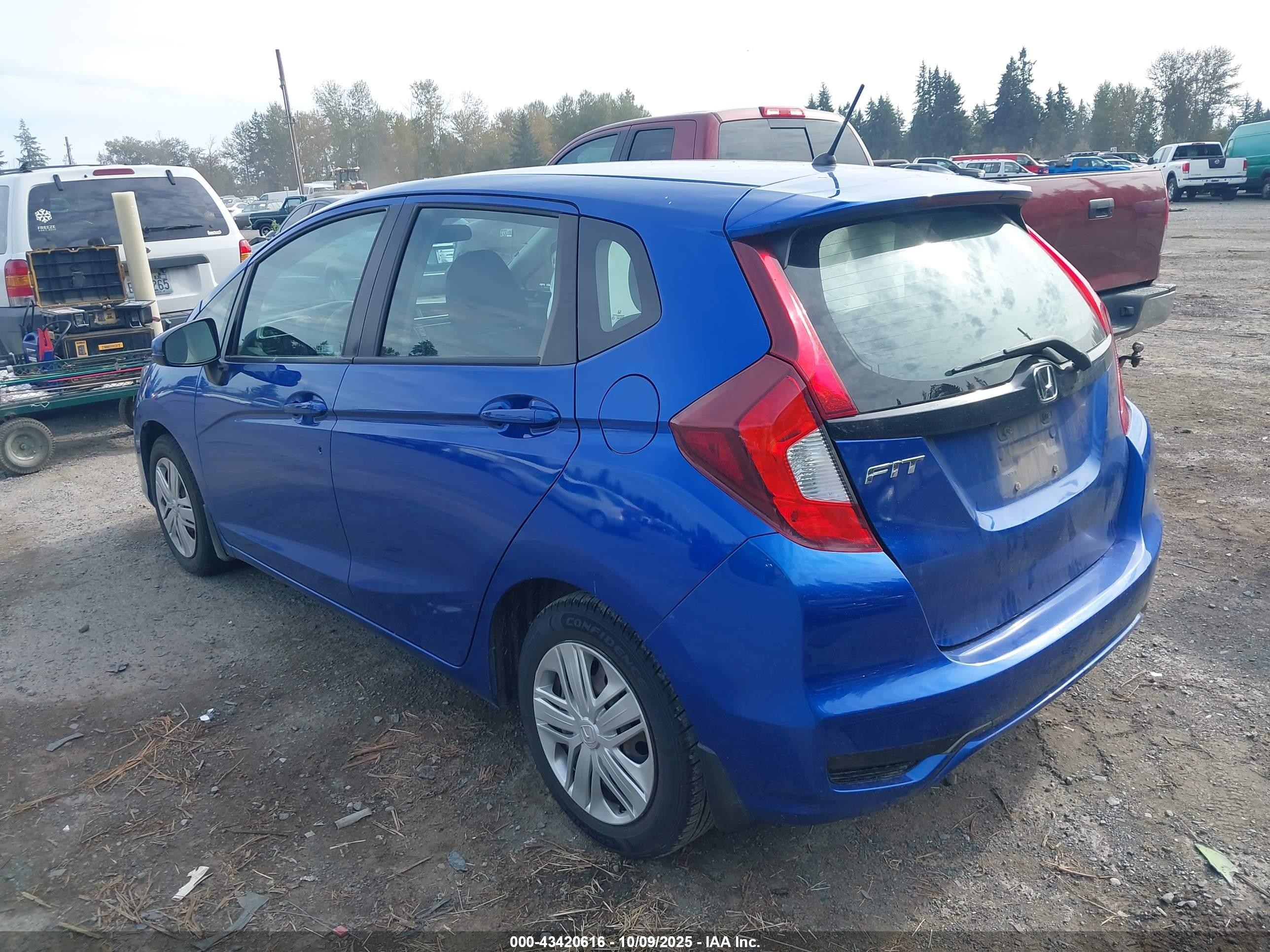 2018 Honda Fit Lx Blue vin: 3HGGK5H4XJM735730