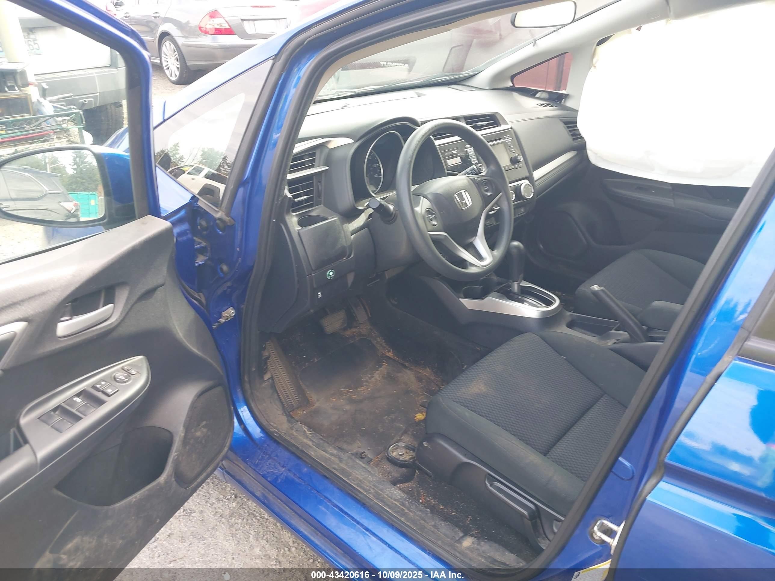 2018 Honda Fit Lx Blue vin: 3HGGK5H4XJM735730