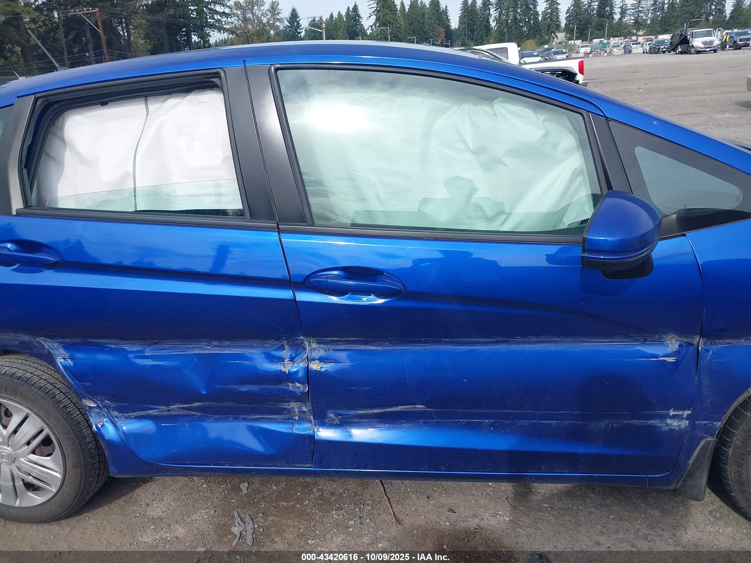 2018 Honda Fit Lx Blue vin: 3HGGK5H4XJM735730