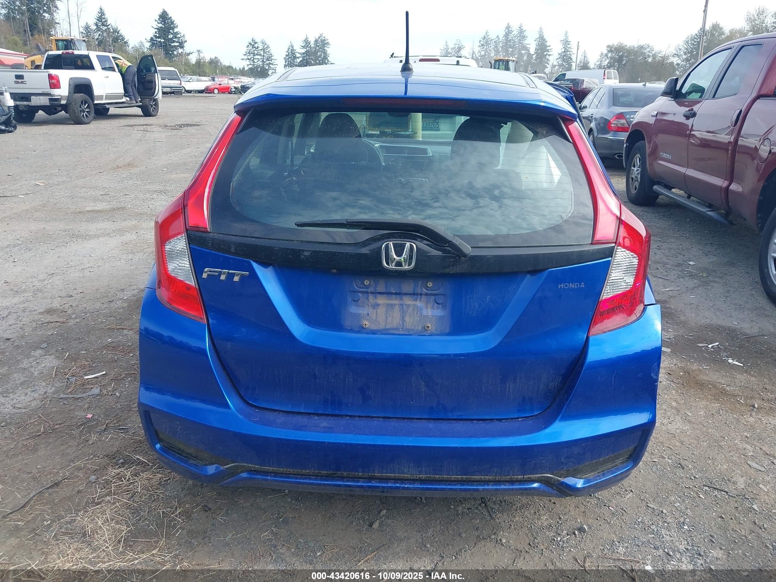 2018 Honda Fit Lx Blue vin: 3HGGK5H4XJM735730