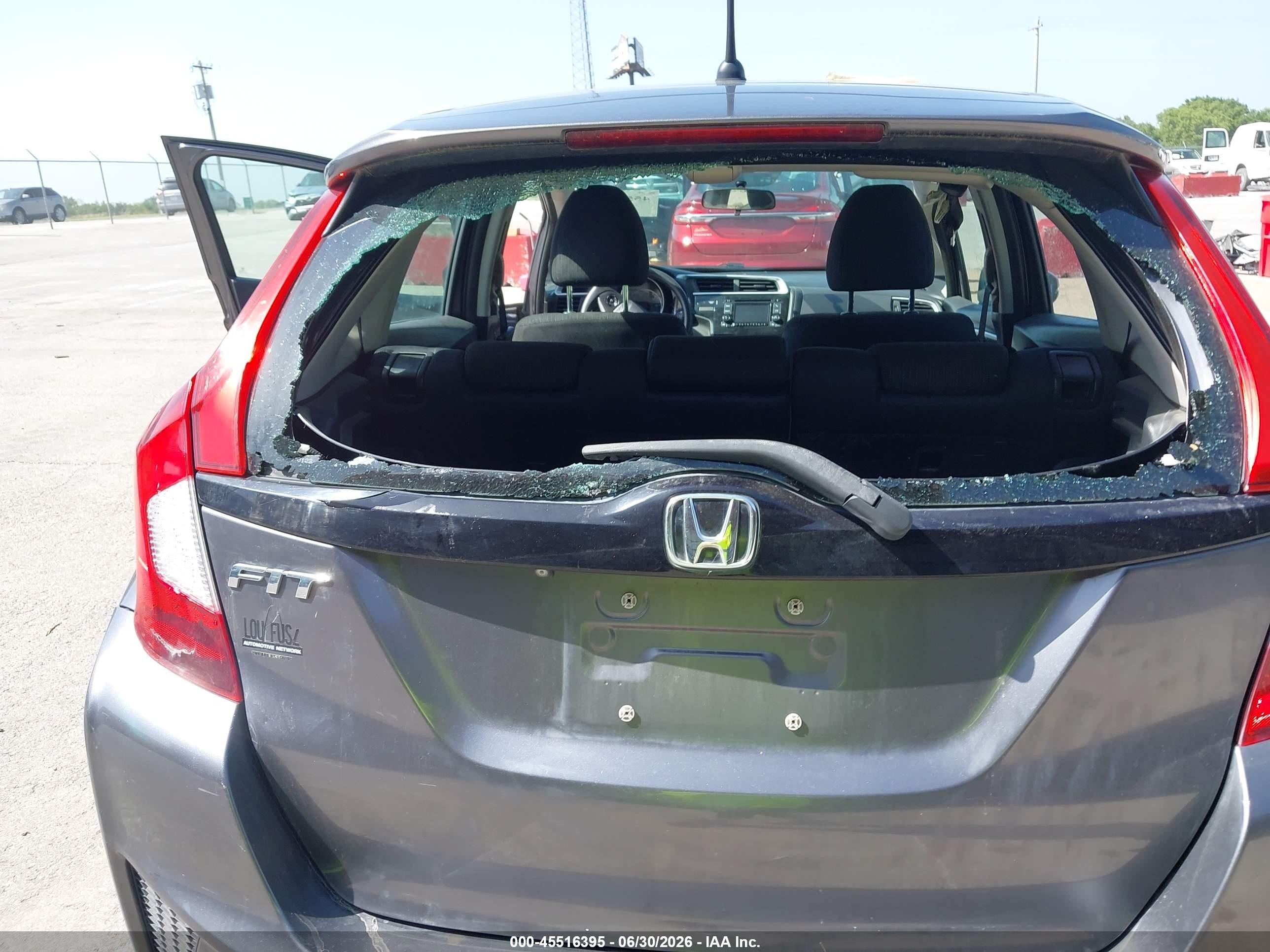 2015 Honda Fit Lx Серый vin: 3HGGK5H50FM713168