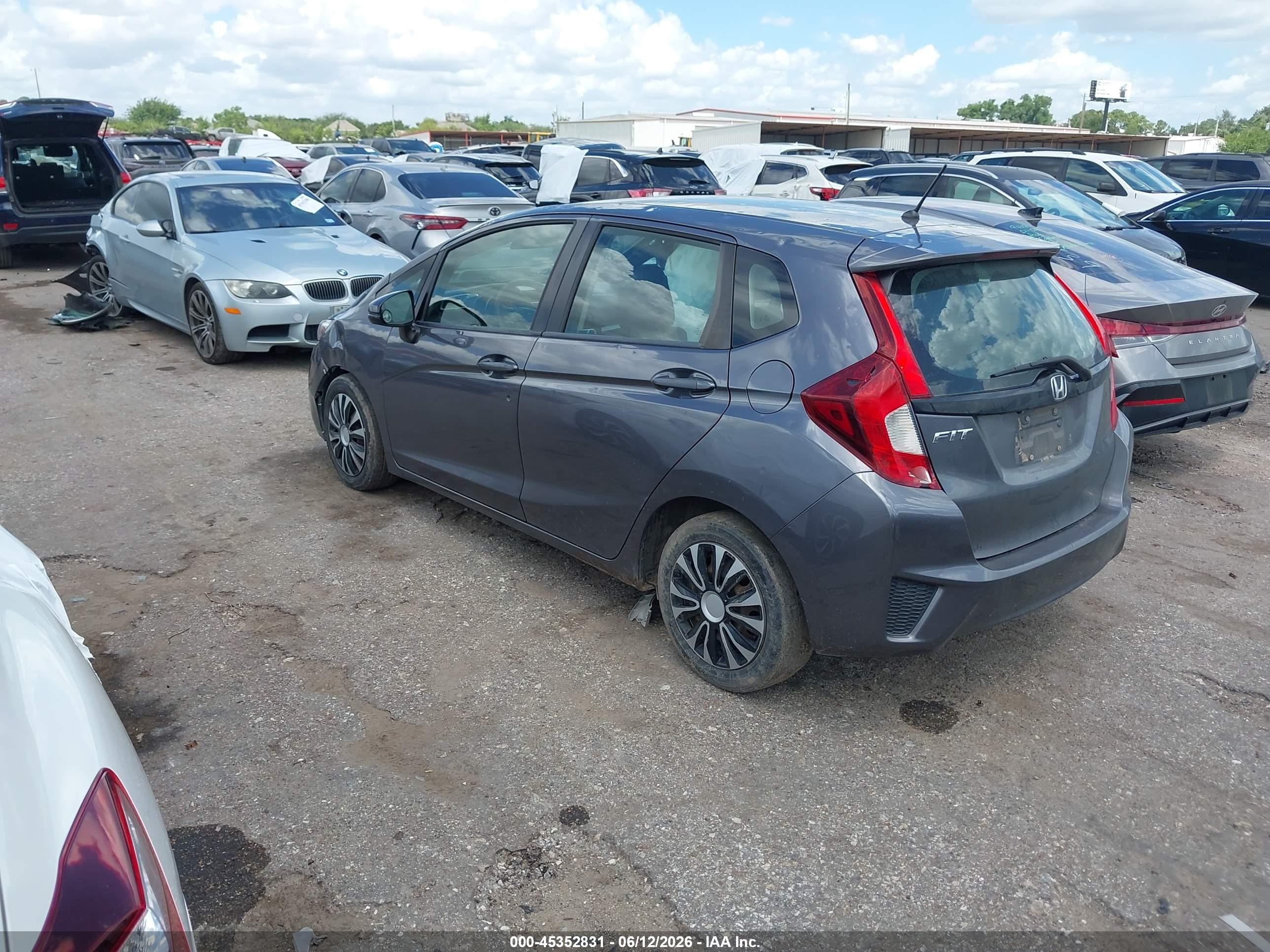 2015 Honda Fit Lx Gray vin: 3HGGK5H50FM752522