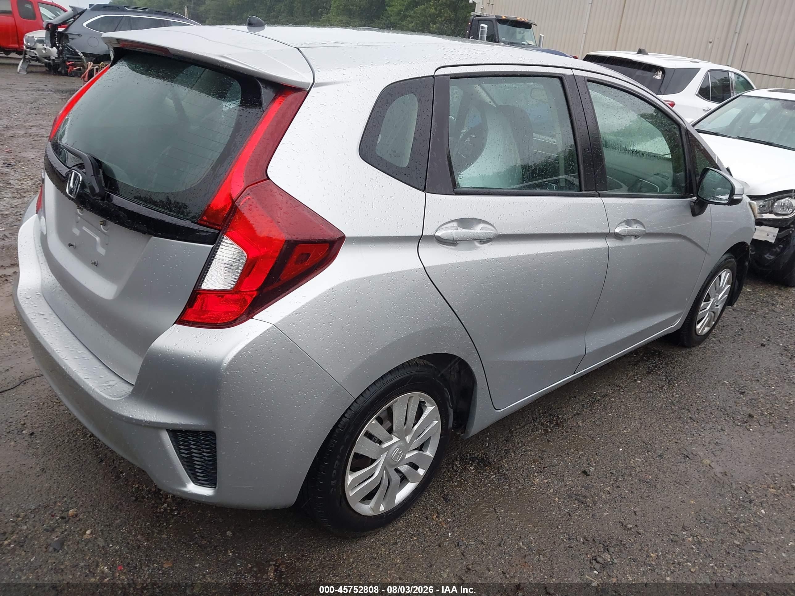 2015 Honda Fit Lx Silver vin: 3HGGK5H50FM754013
