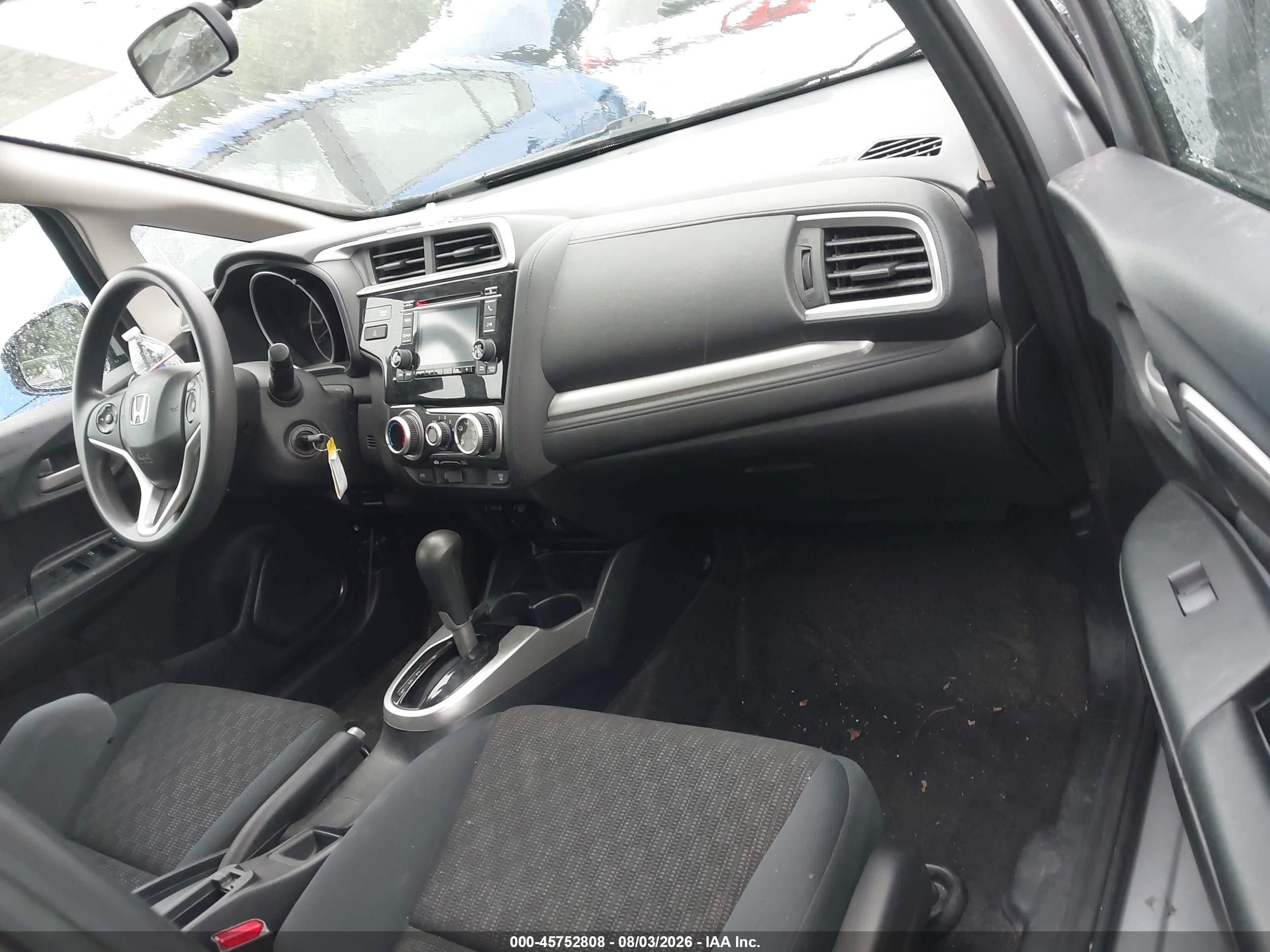2015 Honda Fit Lx Silver vin: 3HGGK5H50FM754013