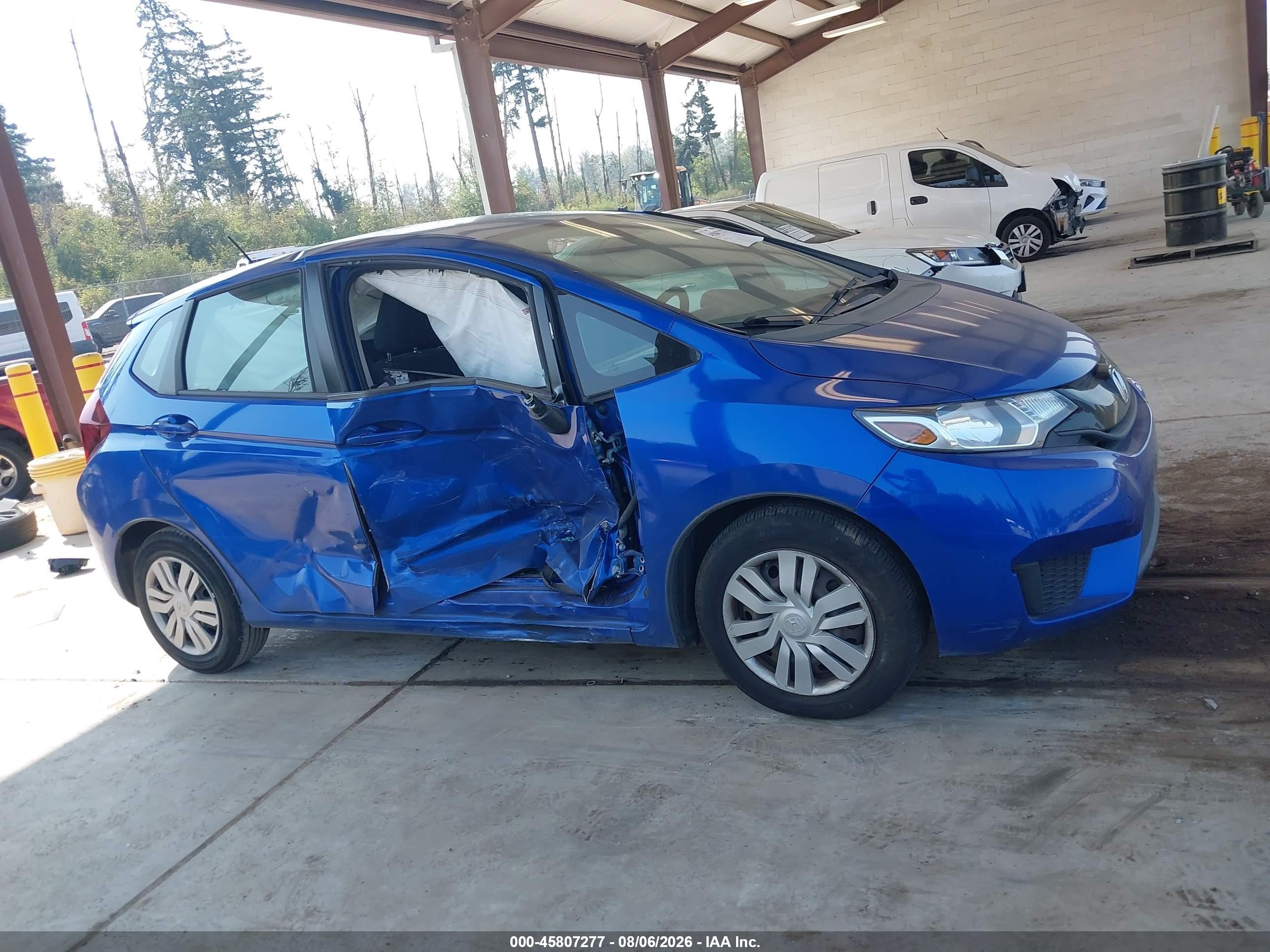 2015 Honda Fit Lx Blue vin: 3HGGK5H50FM779221