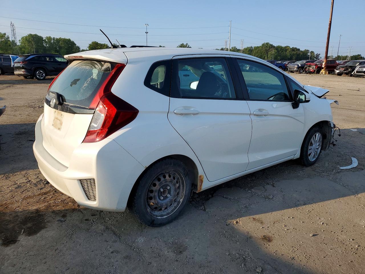 2017 Honda Fit Lx White vin: 3HGGK5H50HM704067