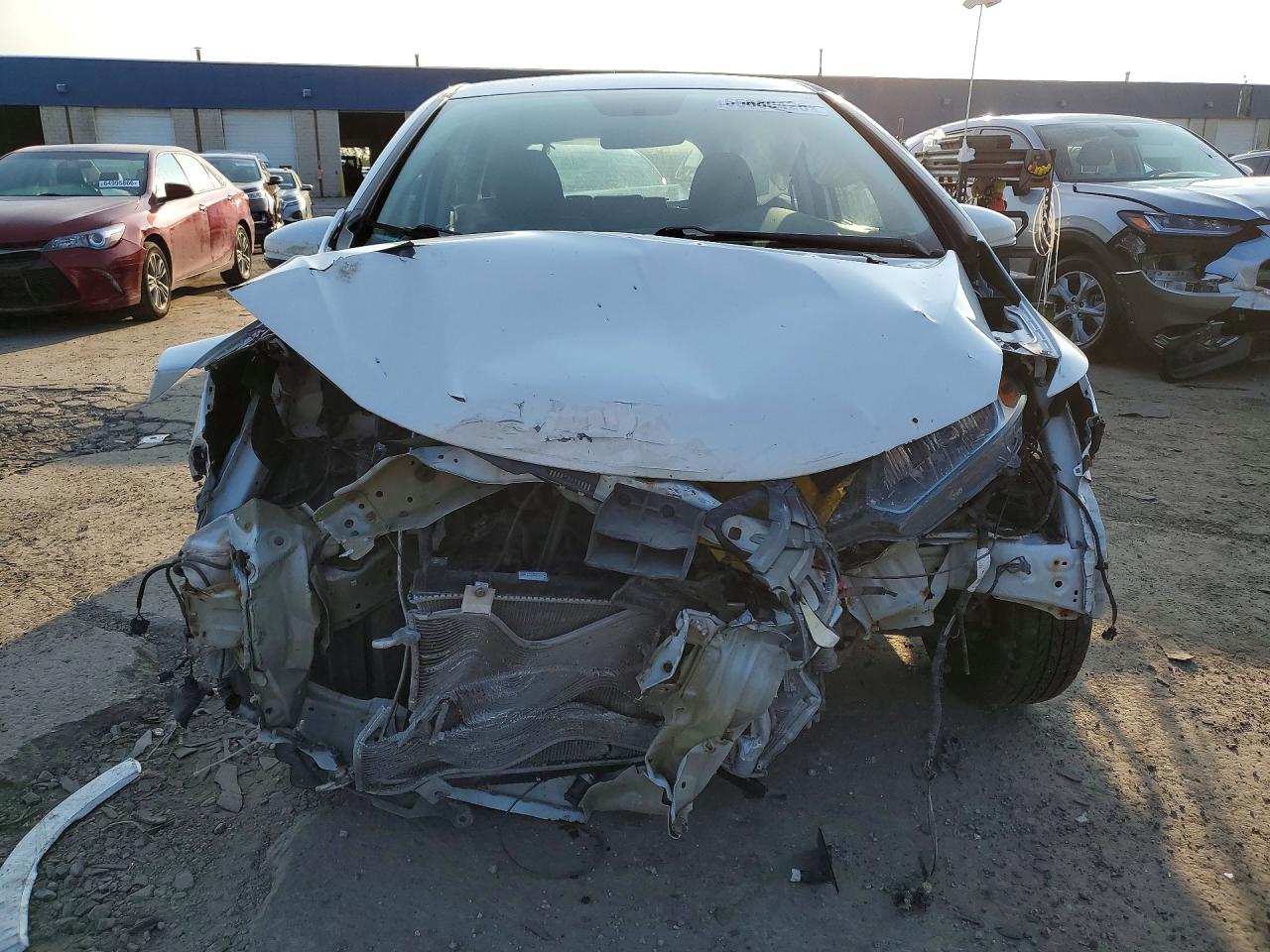 2017 Honda Fit Lx White vin: 3HGGK5H50HM704067