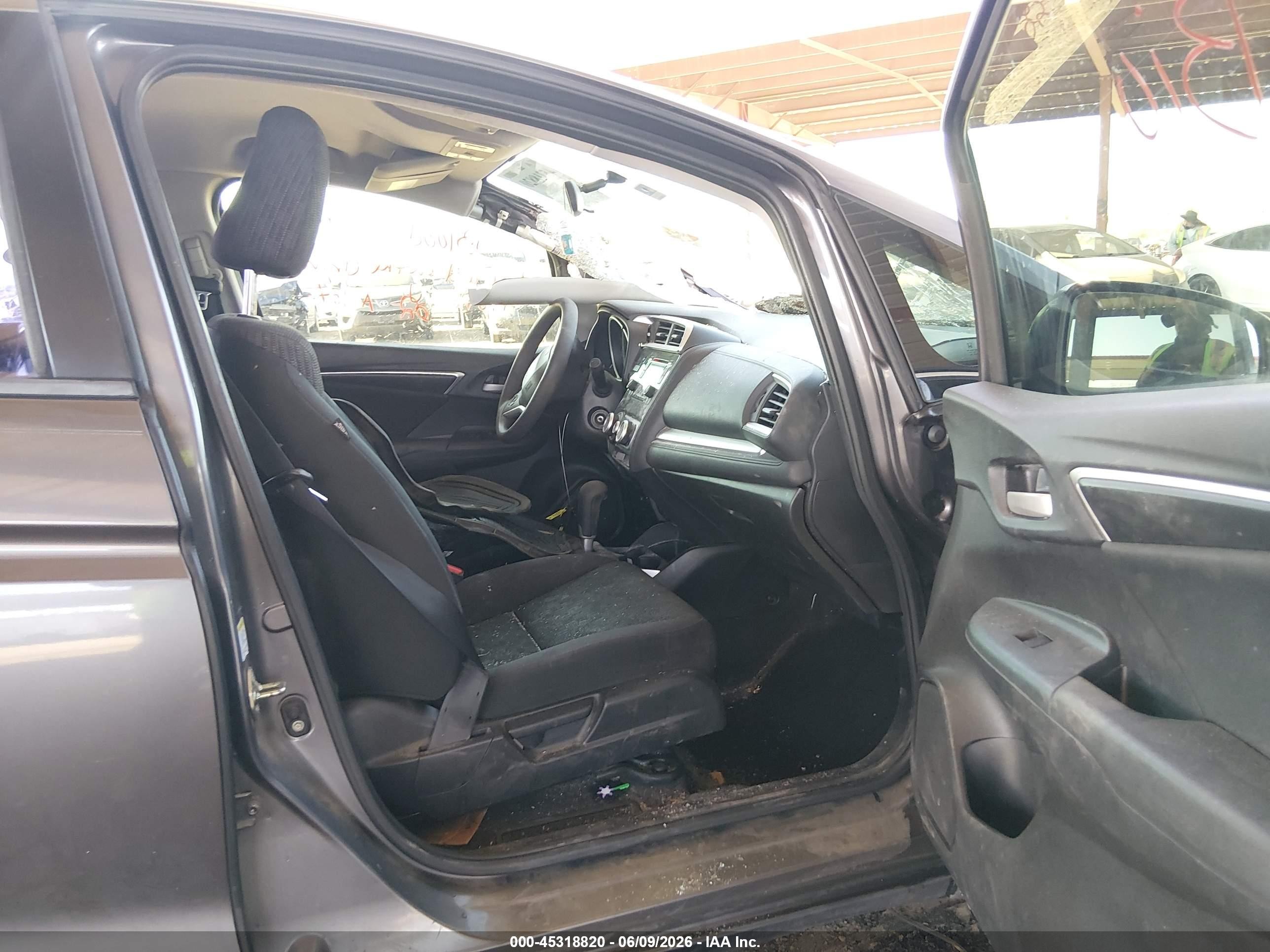 2015 Honda Fit Lx Gray vin: 3HGGK5H51FM706052