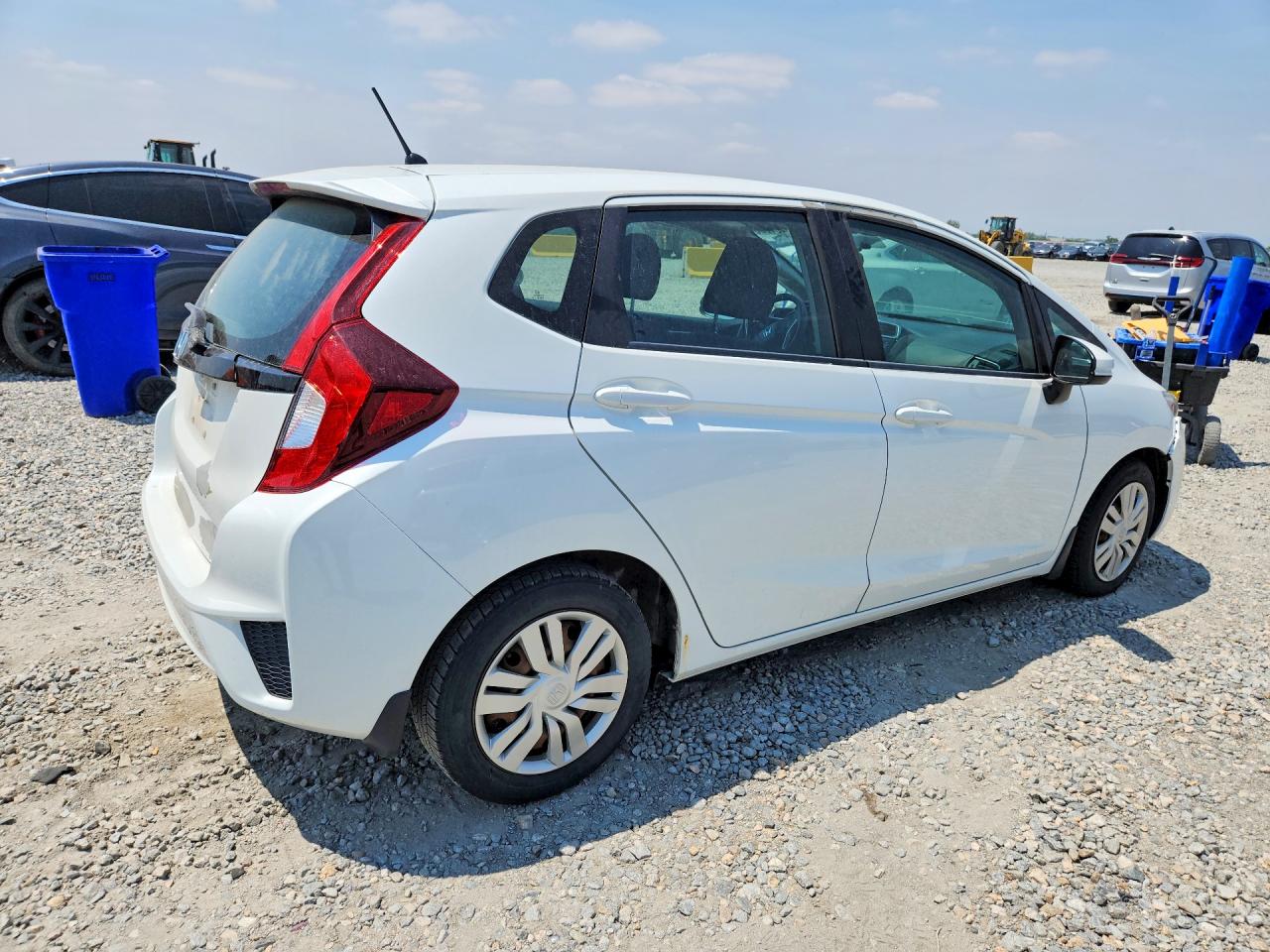 2015 Honda Fit Lx White vin: 3HGGK5H51FM722302