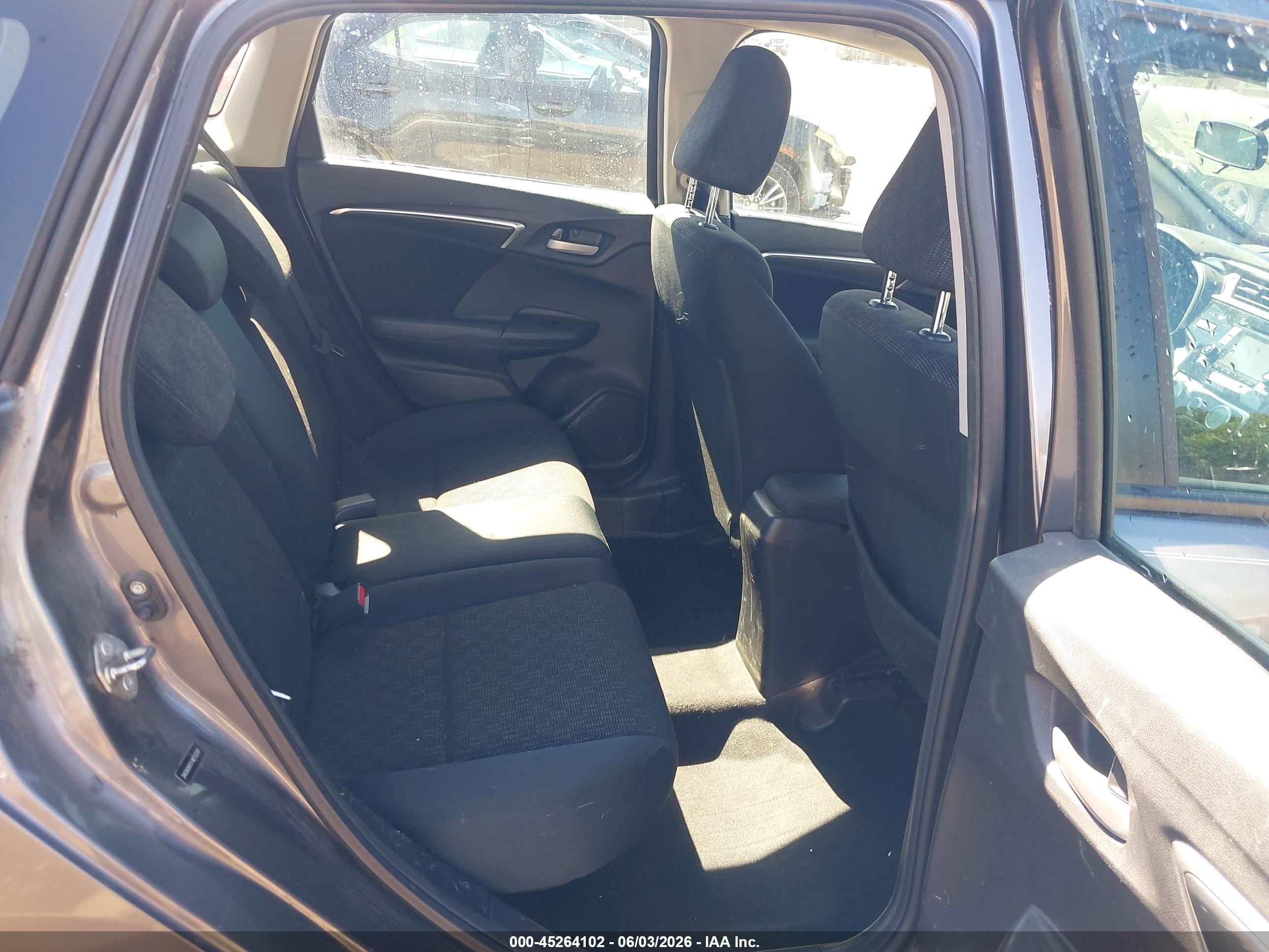2015 Honda Fit Lx Gray vin: 3HGGK5H51FM733297