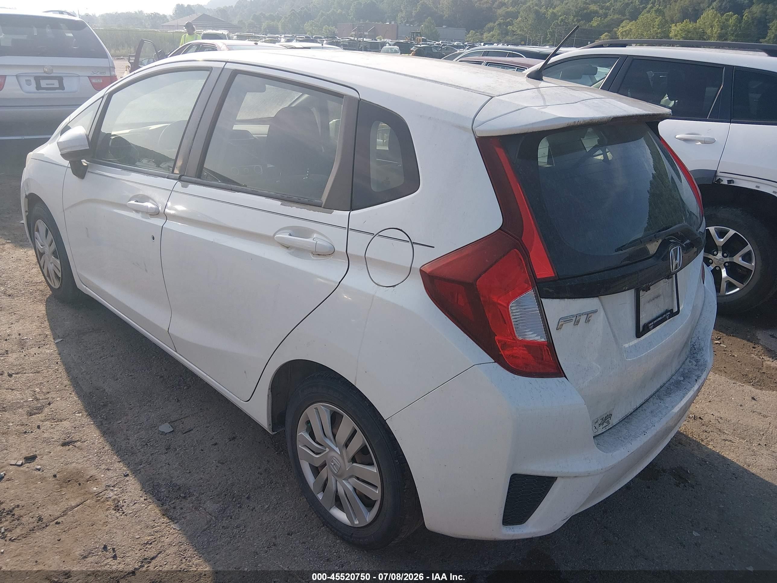 2015 Honda Fit Lx White vin: 3HGGK5H51FM735387