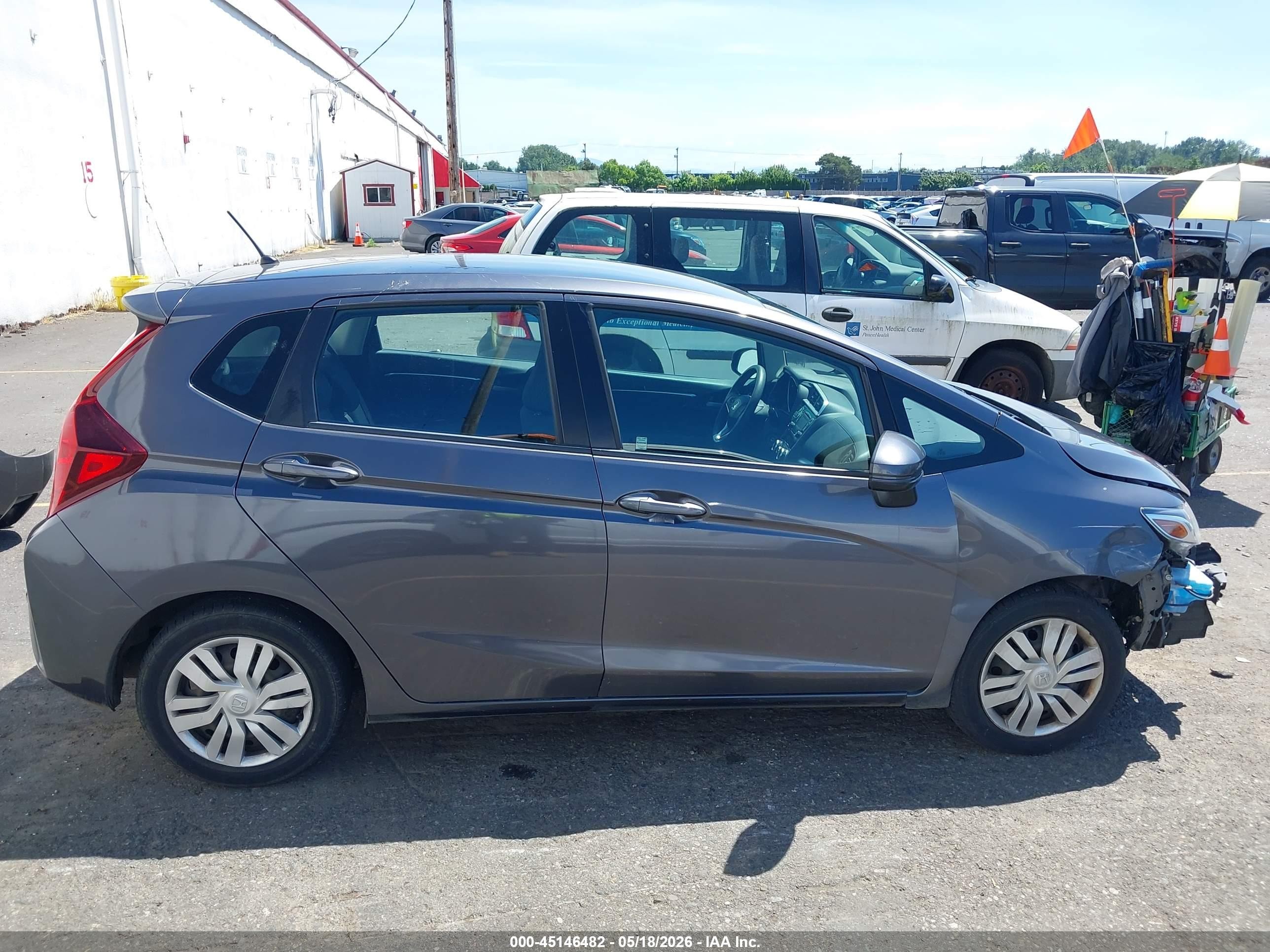2015 Honda Fit Lx Серый vin: 3HGGK5H51FM740086