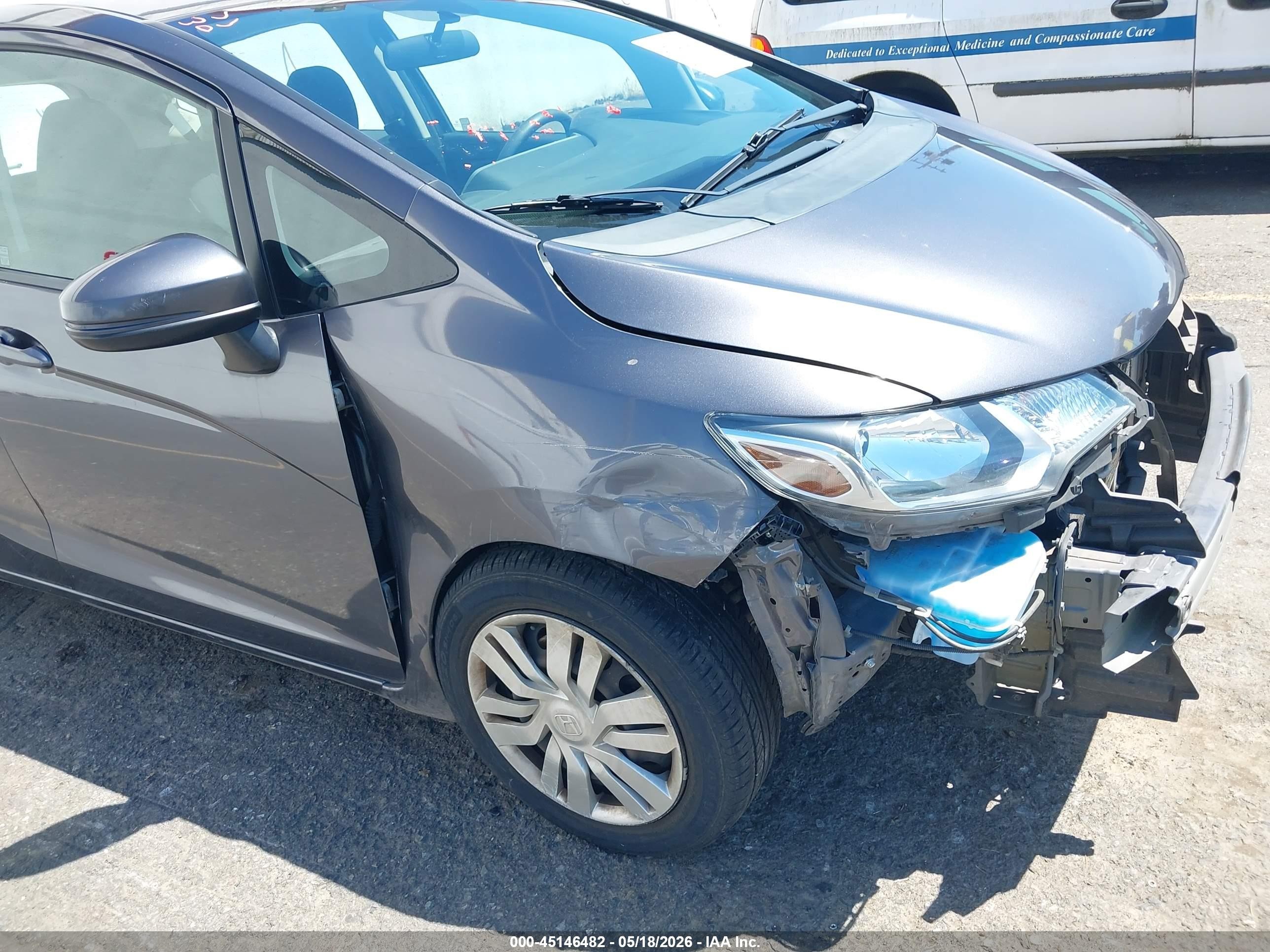 2015 Honda Fit Lx Серый vin: 3HGGK5H51FM740086