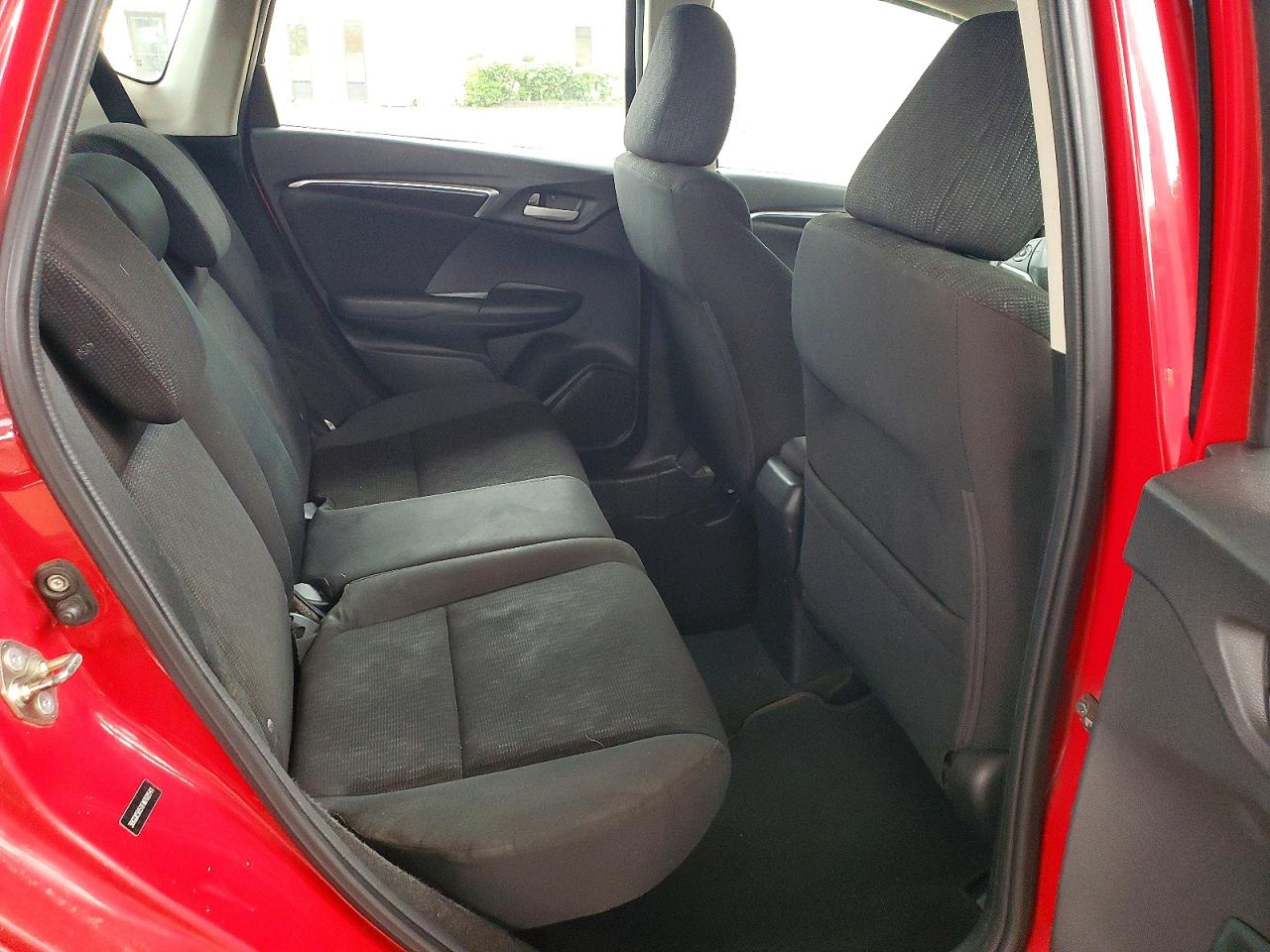2015 Honda Fit Lx Red vin: 3HGGK5H51FM769541